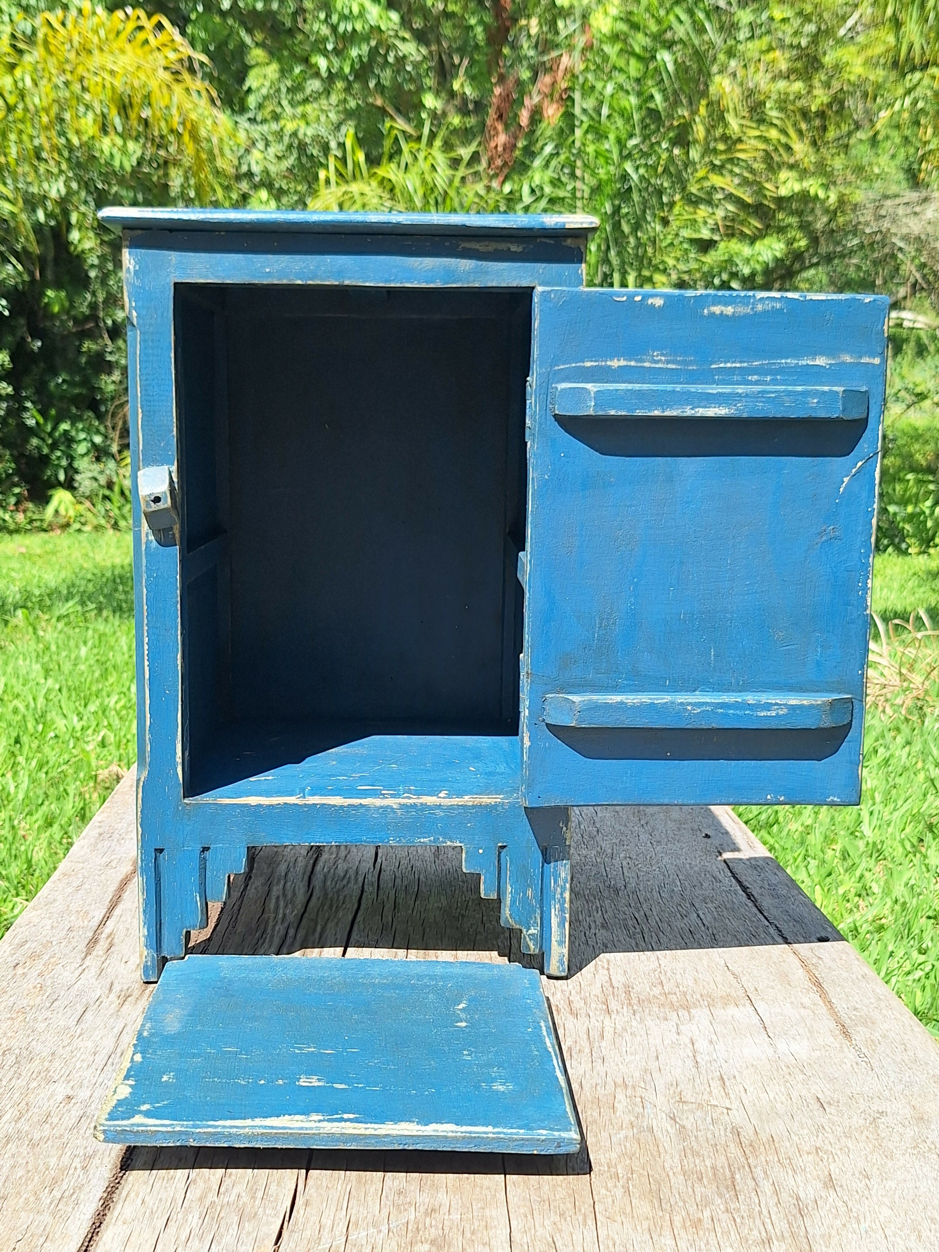 Mesinha de Cabeceira / Armarinho Tinta Gasta Azul Madeira Maciça Garimpo Mineiro
