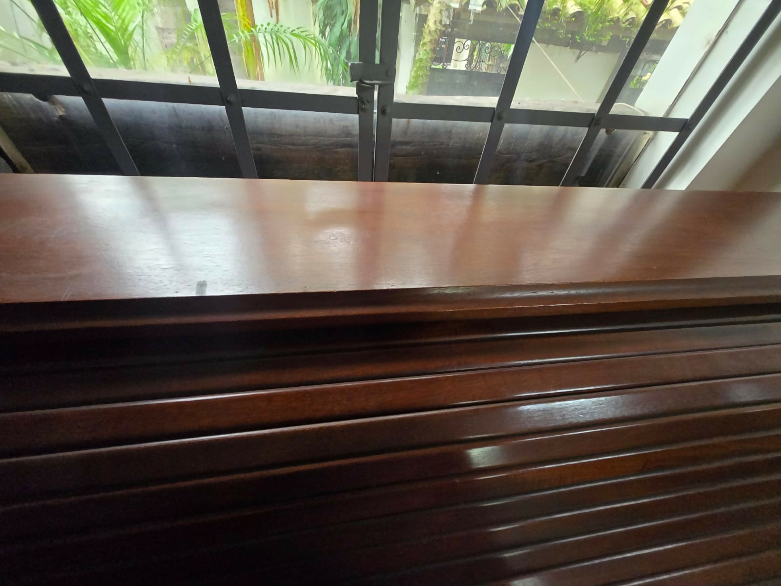 Escrivaninha tipo xerife em mogno – Madeira Bonita – anos 1980–1990