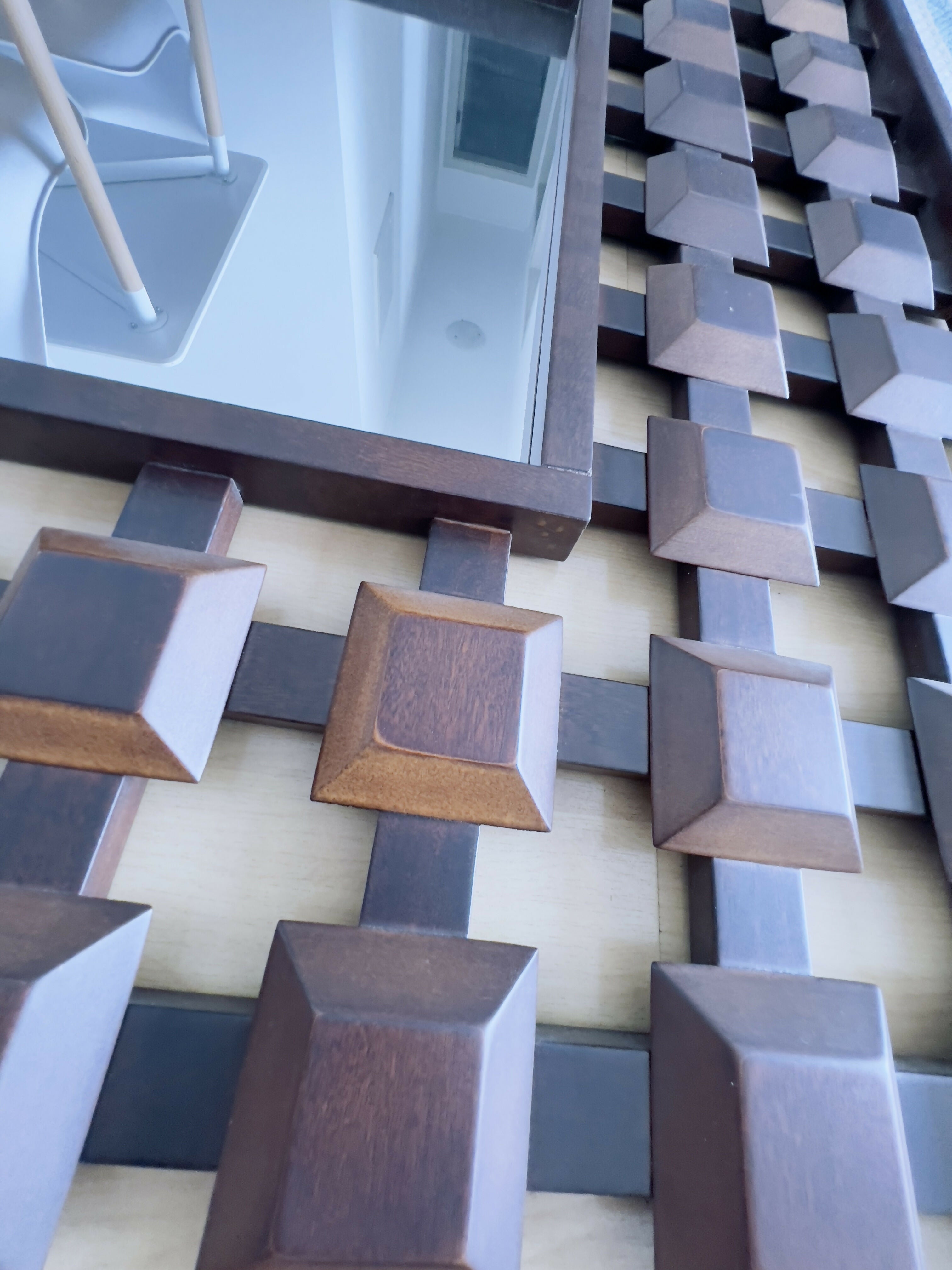 Espelho em madeira mogno lindíssimo 1m X 1m