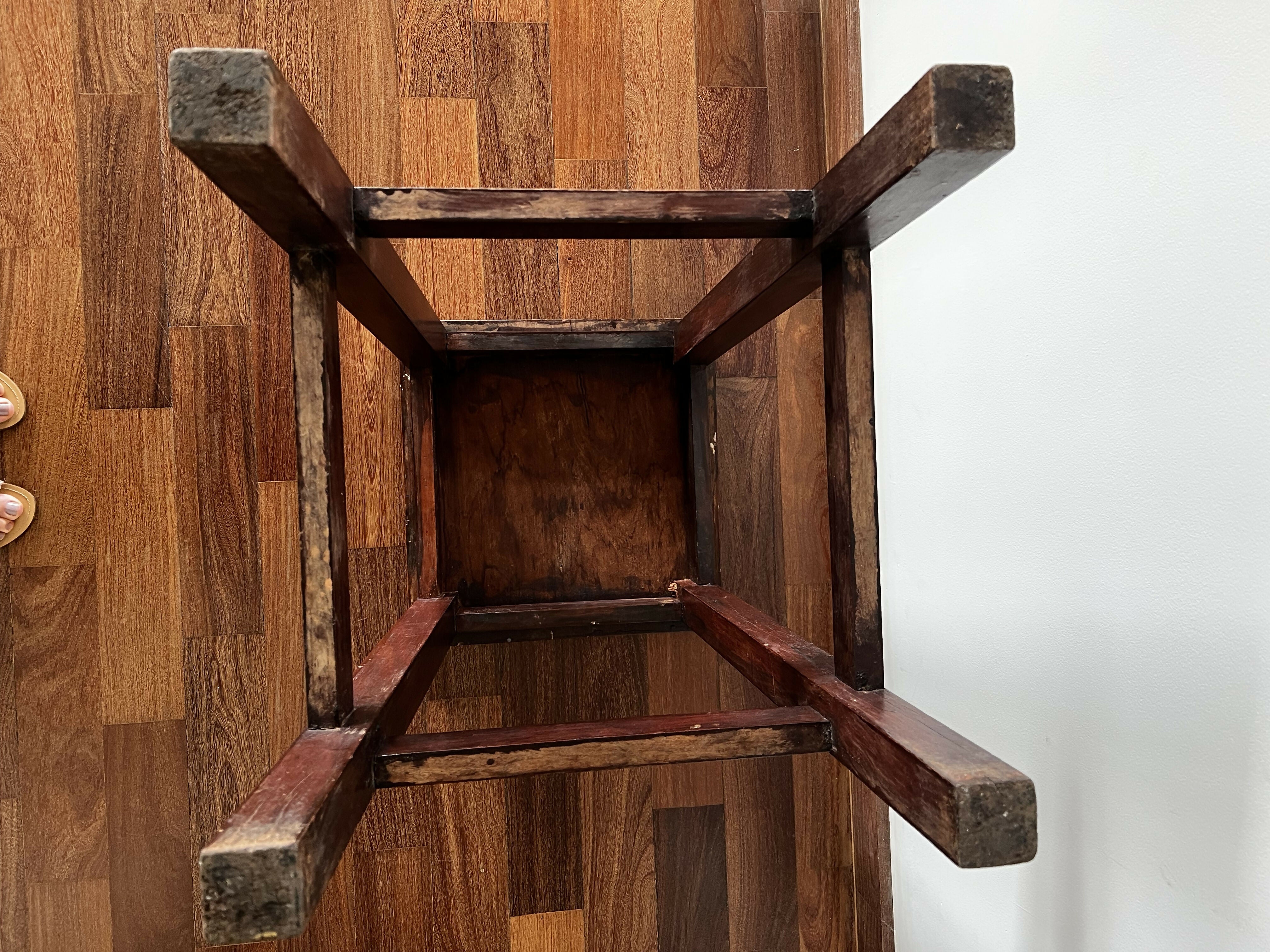 Banco Alto antigo de madeira Maciça