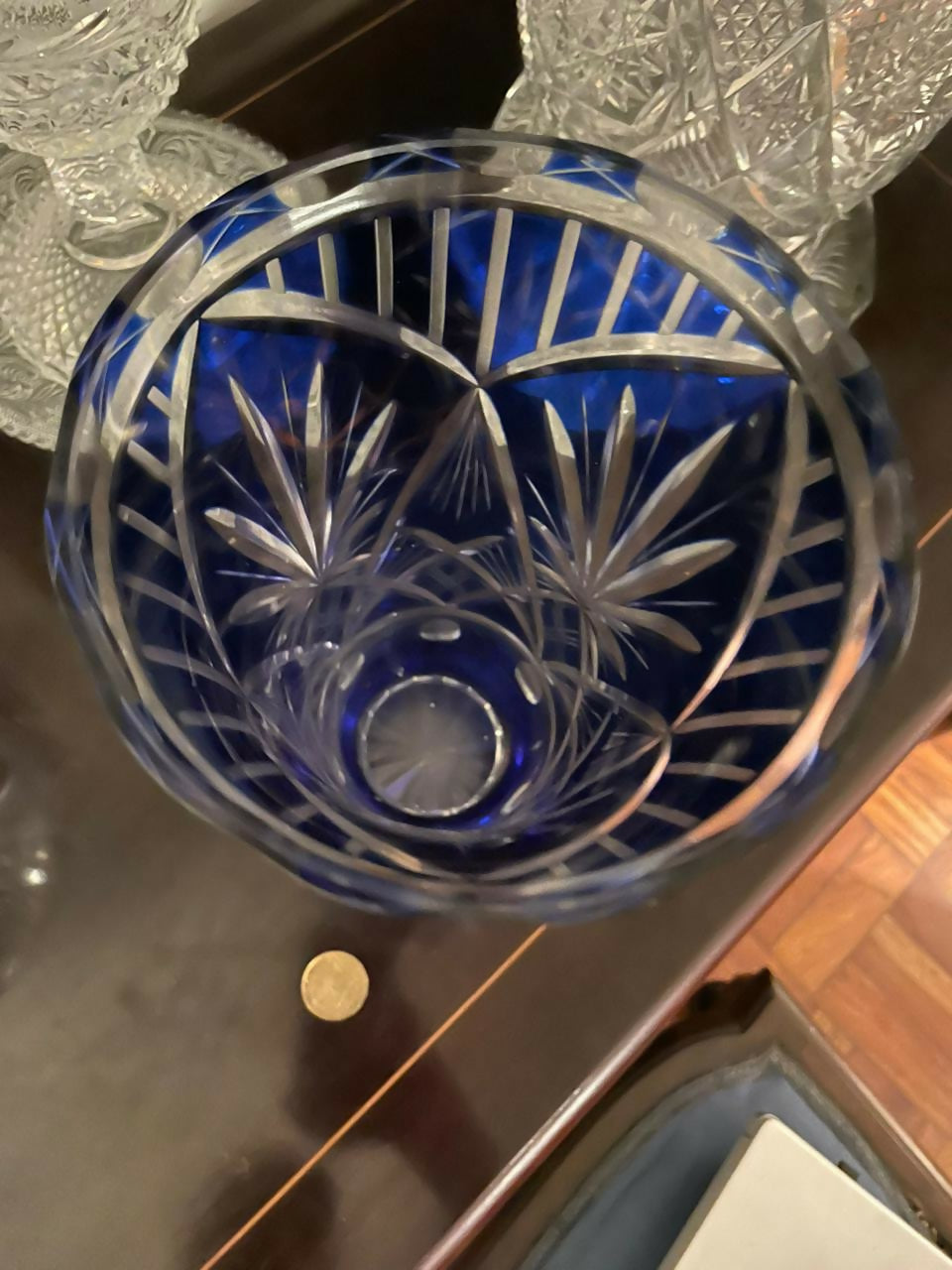 Grande Vaso em Cristal Lapidado Azul Cobalto da Bohemia