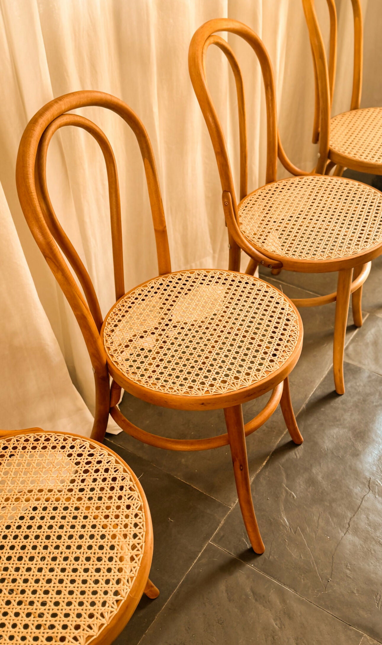 Cadeiras nº 18: Thonart (valor unitário)