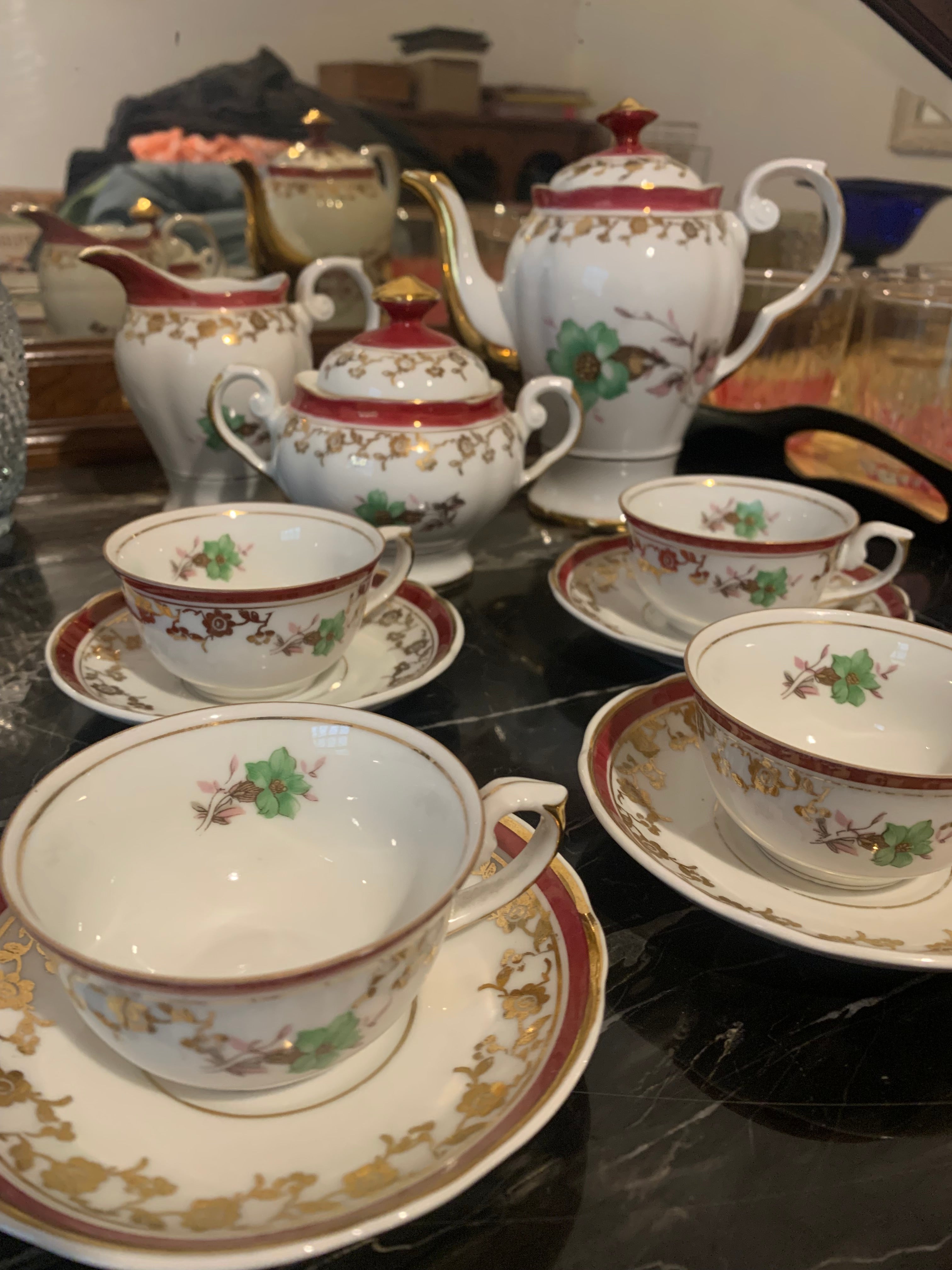 Maravilhoso e antigo jogo de café em porcelana Real