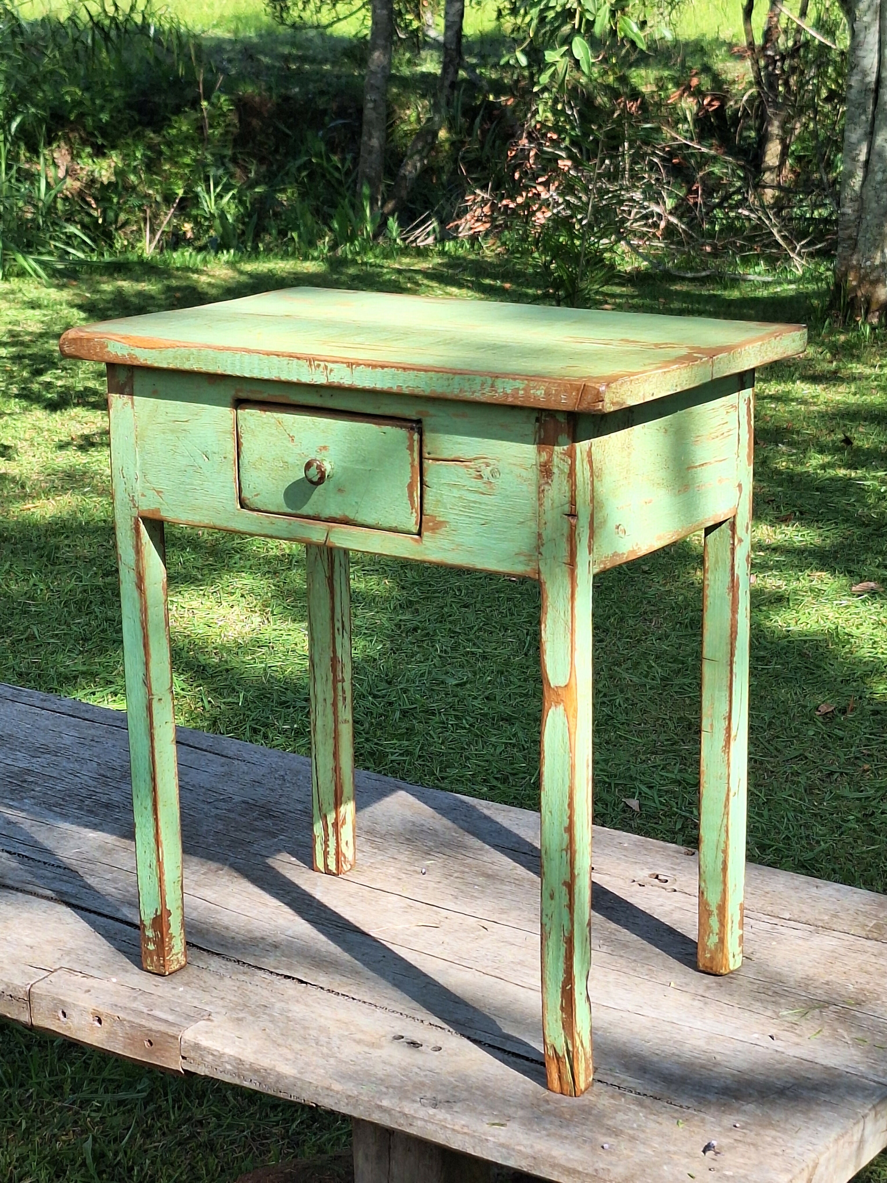 Mesa De Apoio / Mesa Cabeceira Tinta Gasta Verde Madeira Maciça