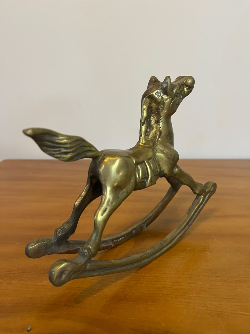 Cavalo de Balanço Vintage em Latão