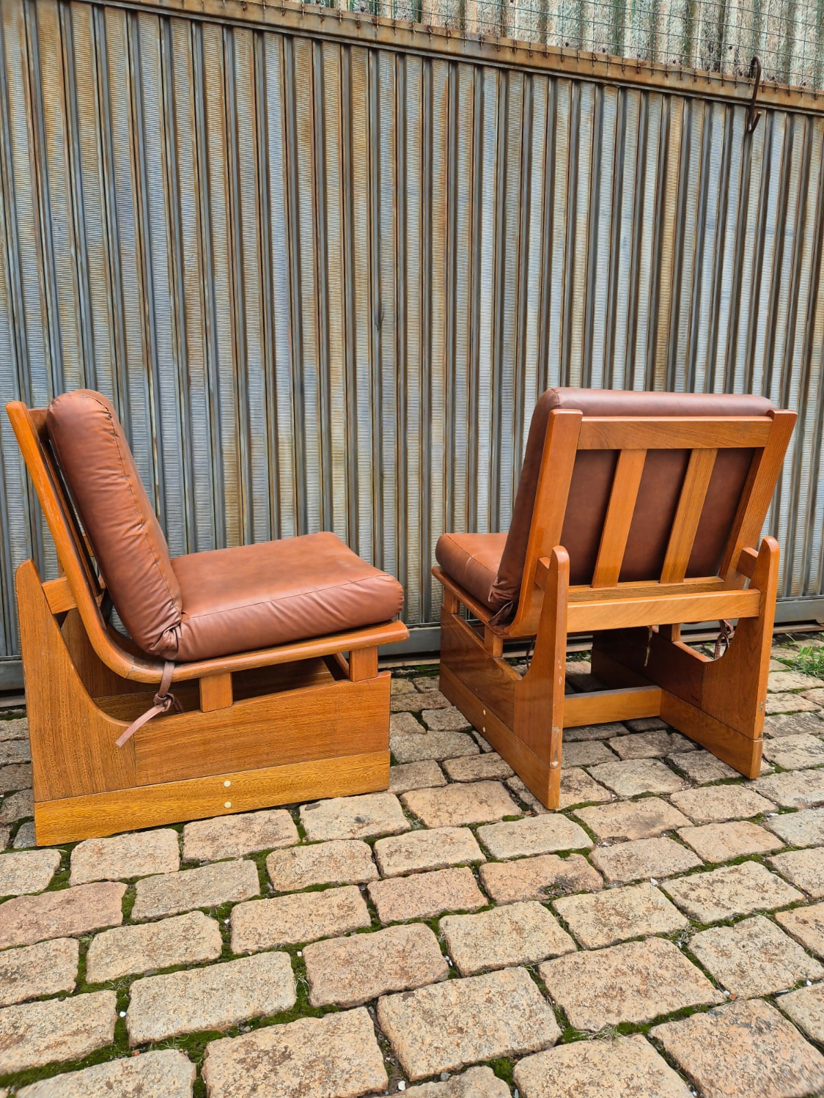 Poltrona anos 80 (valor unitário)