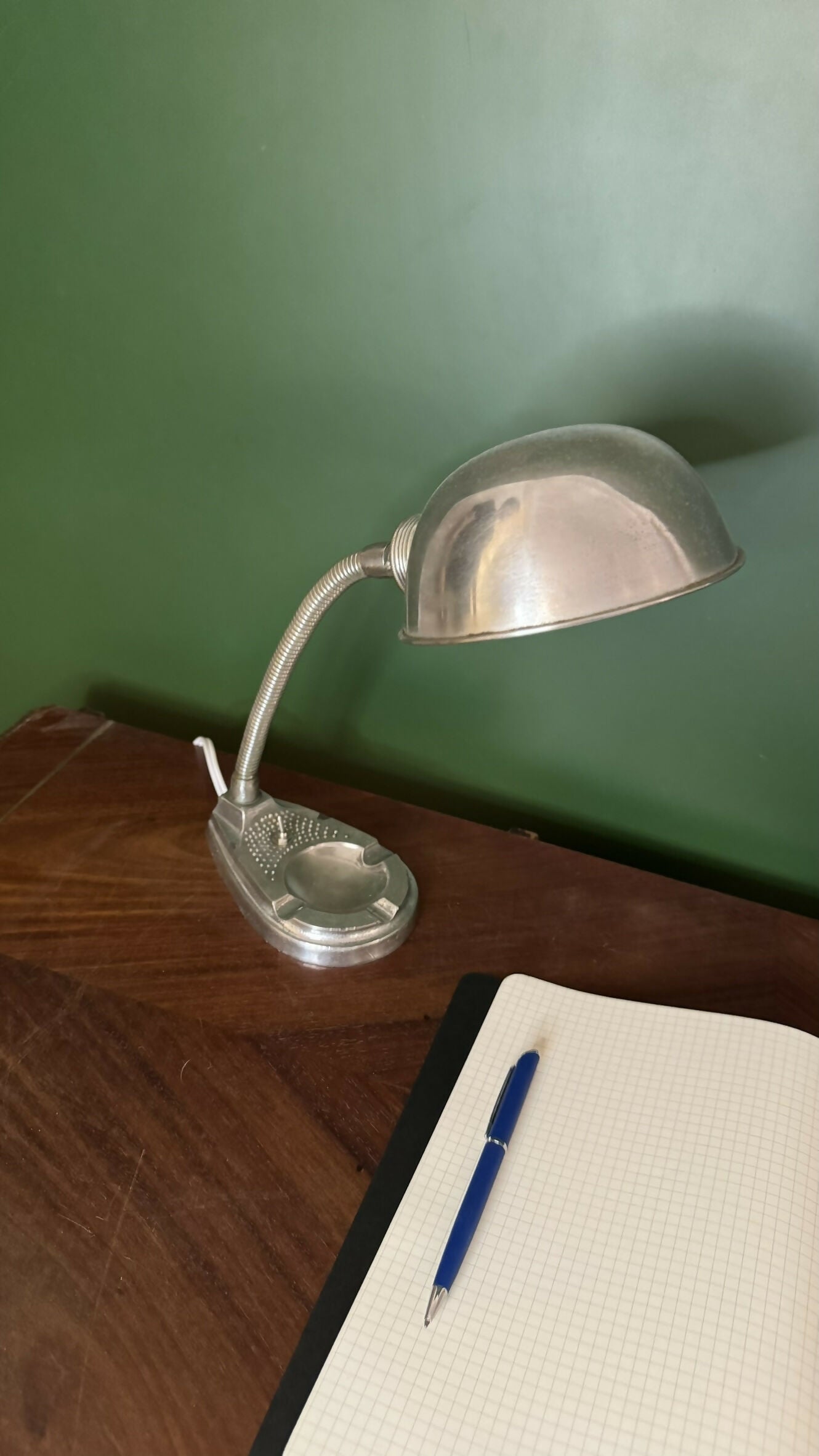 luminária vintage com cinzeiro