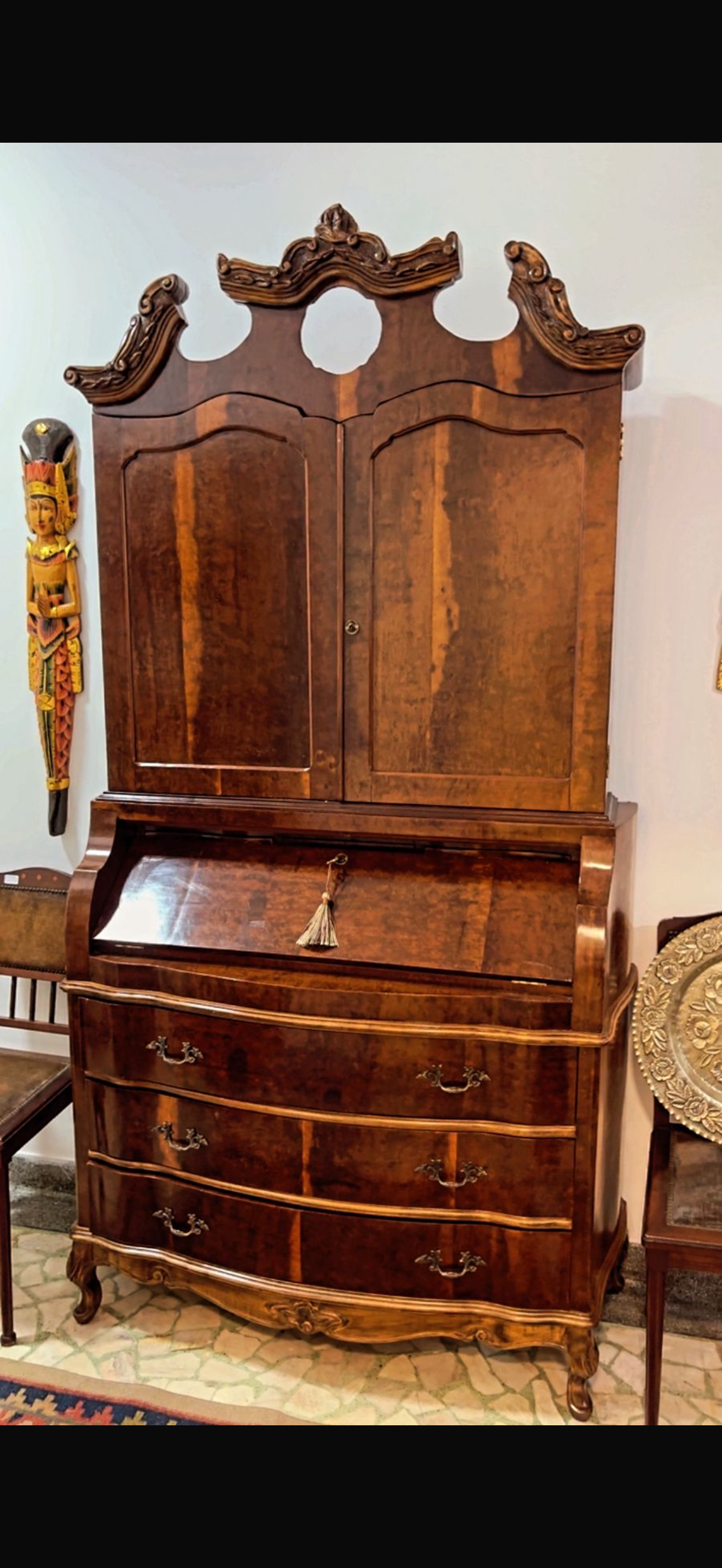 Móvel Trumeau com Interior em Veludo vermelho 