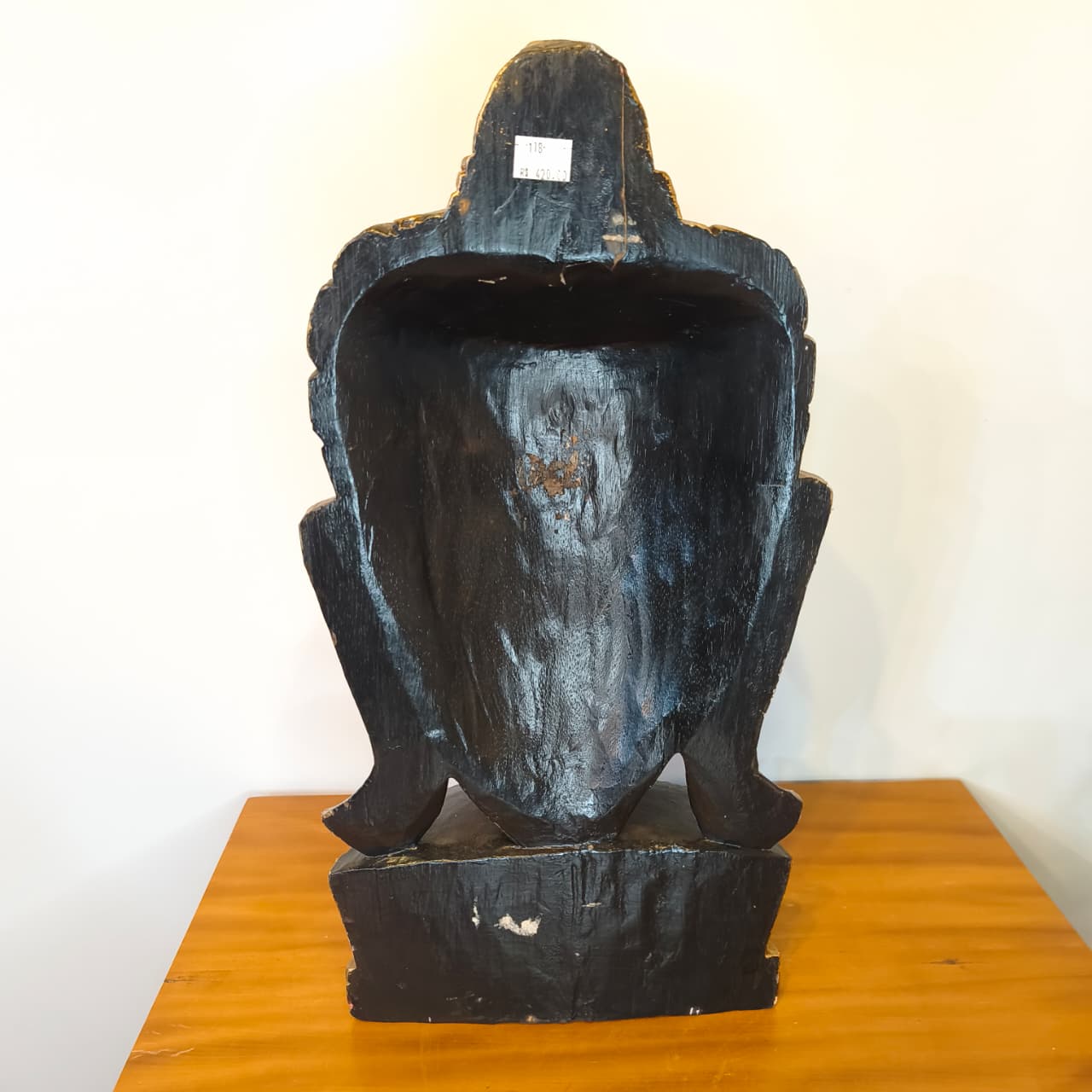 Escultura Decorativa de Buda em Madeira Entalhada