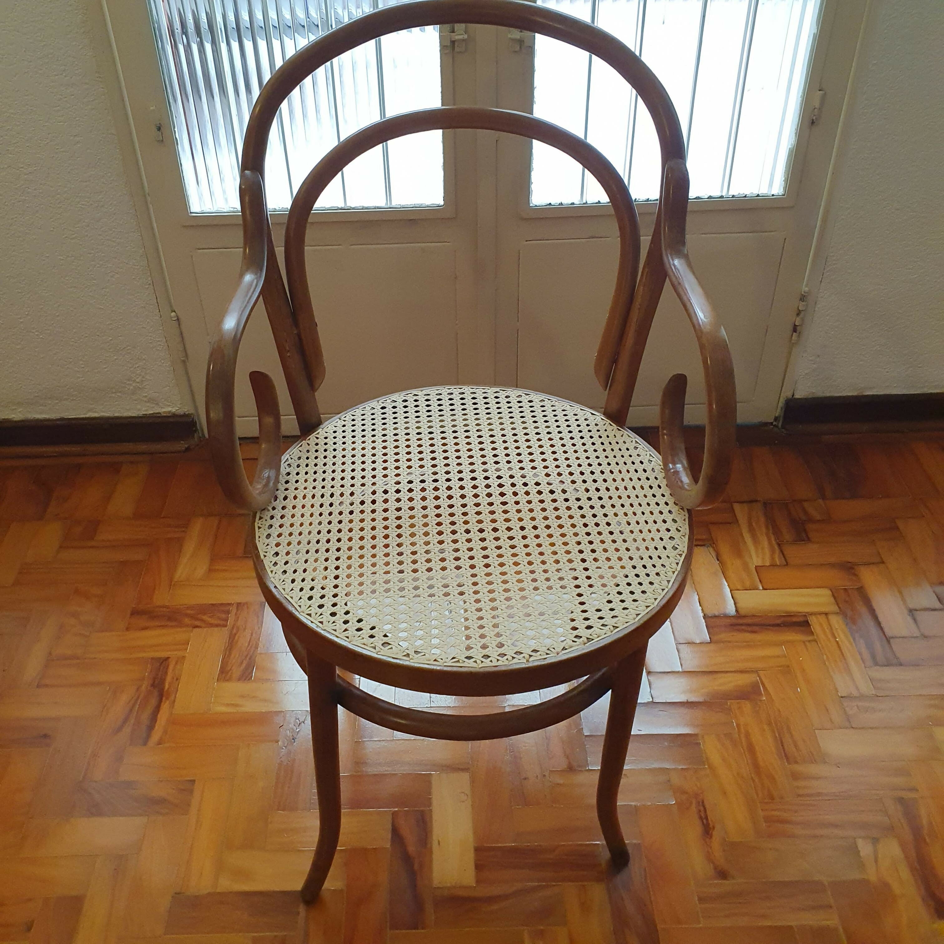 PAR DE CADEIRAS THONET (valor unitário)