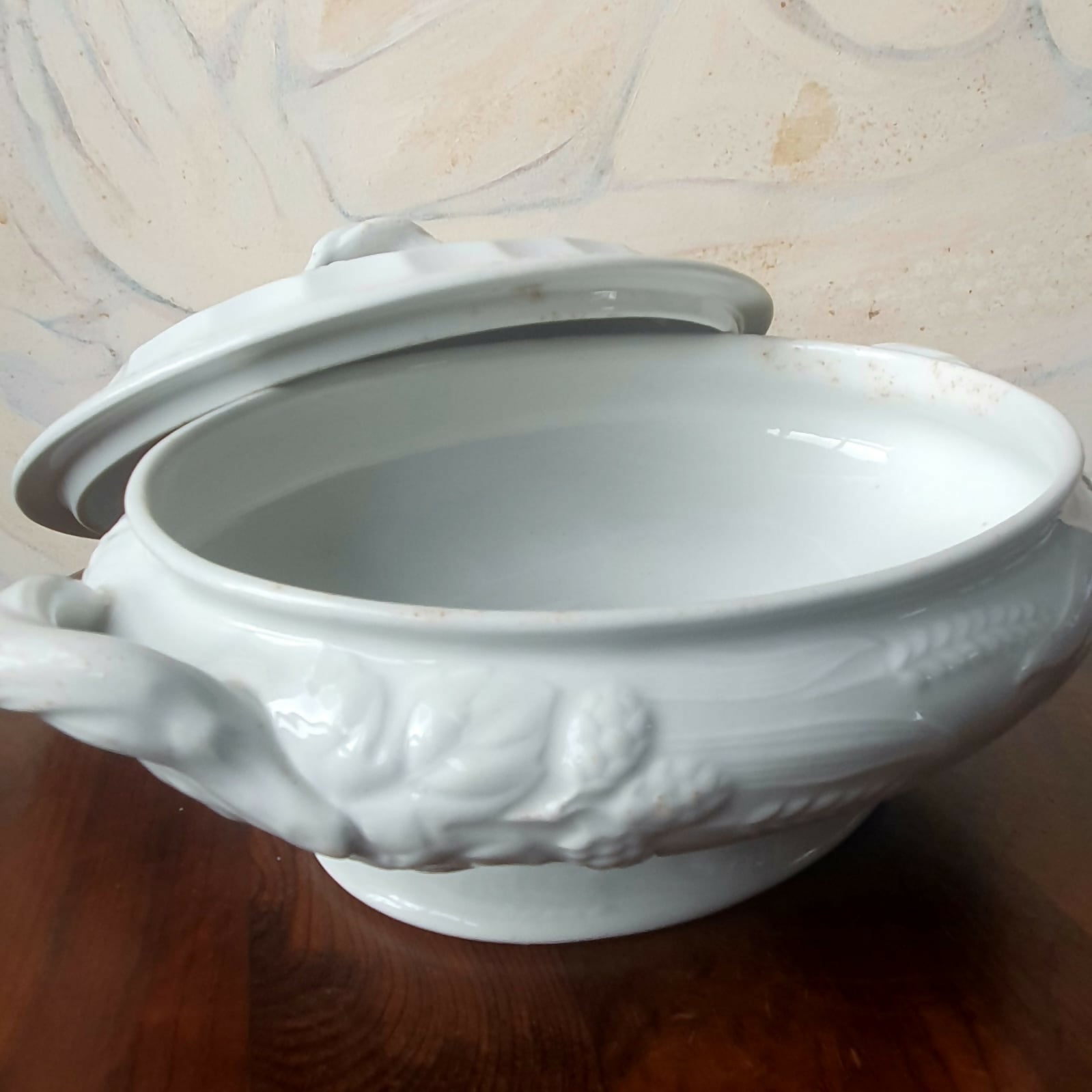 Sopeira em ironstone inglês J&amp;G Meakin branca padrão Triguinho. Lindo enfeite!