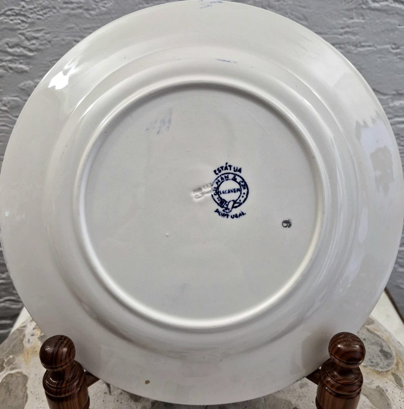Conjunto de 7 pratos rasos em faiança antiga, centenária (1890 a 1920), portuguesa Sacavém  - padrão Estátua, "Cavalinho".