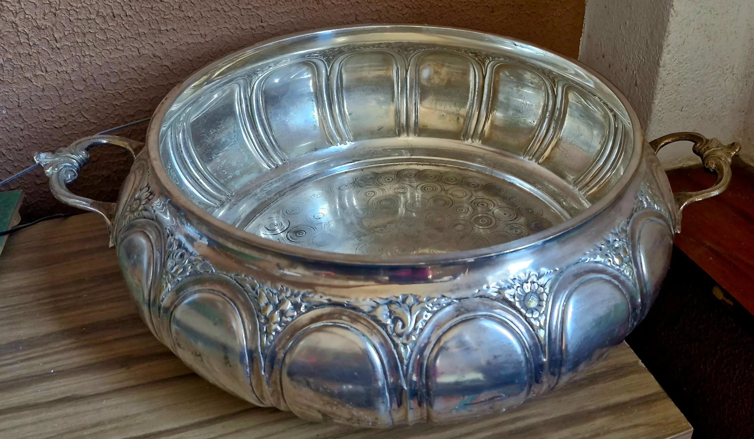 Grande e Extraordinária Sopeira Portuguesa - Espessurada a prata