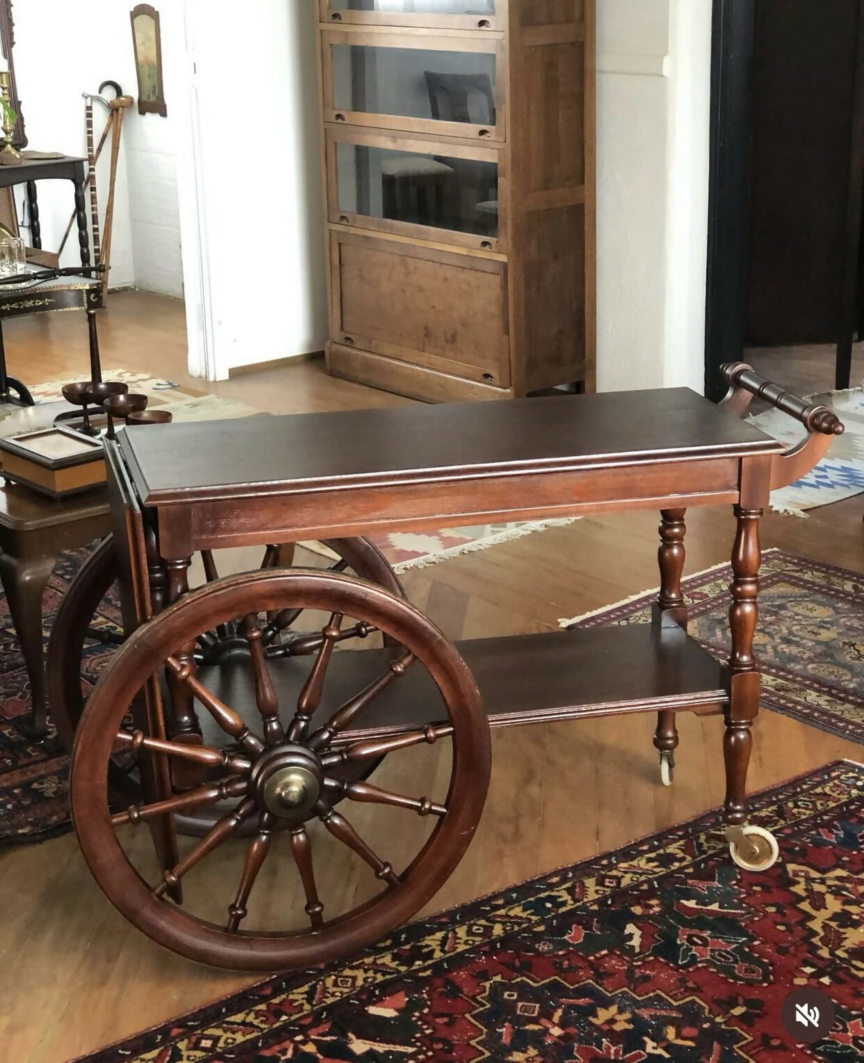 Carrinho de chá com abas laterais dobráveis