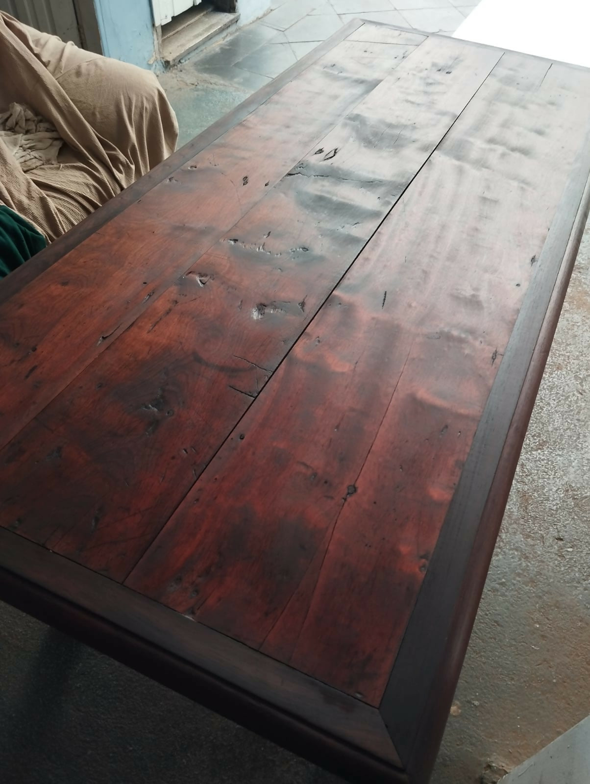 Recém Restaurada Mesa Mineira em vinhático