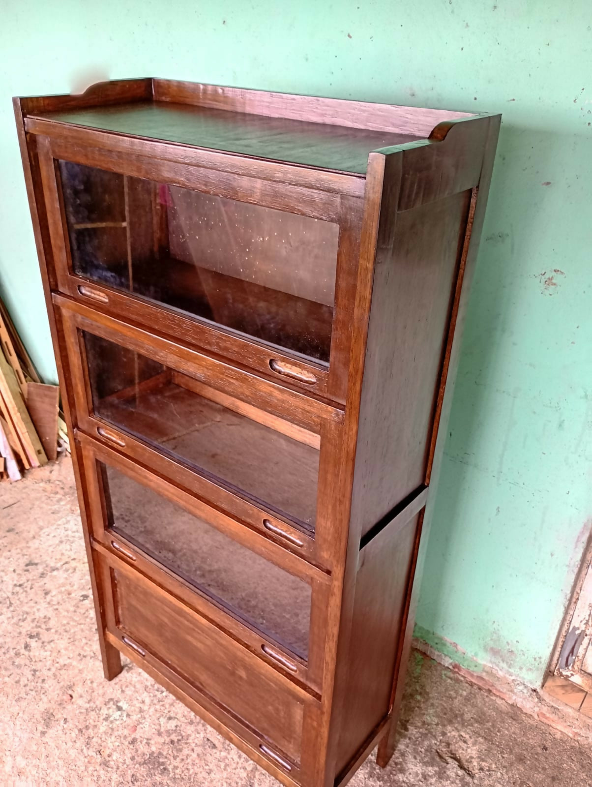 Estante basculante livreiro 4 portas ja restaurada funcionando perfeitamente