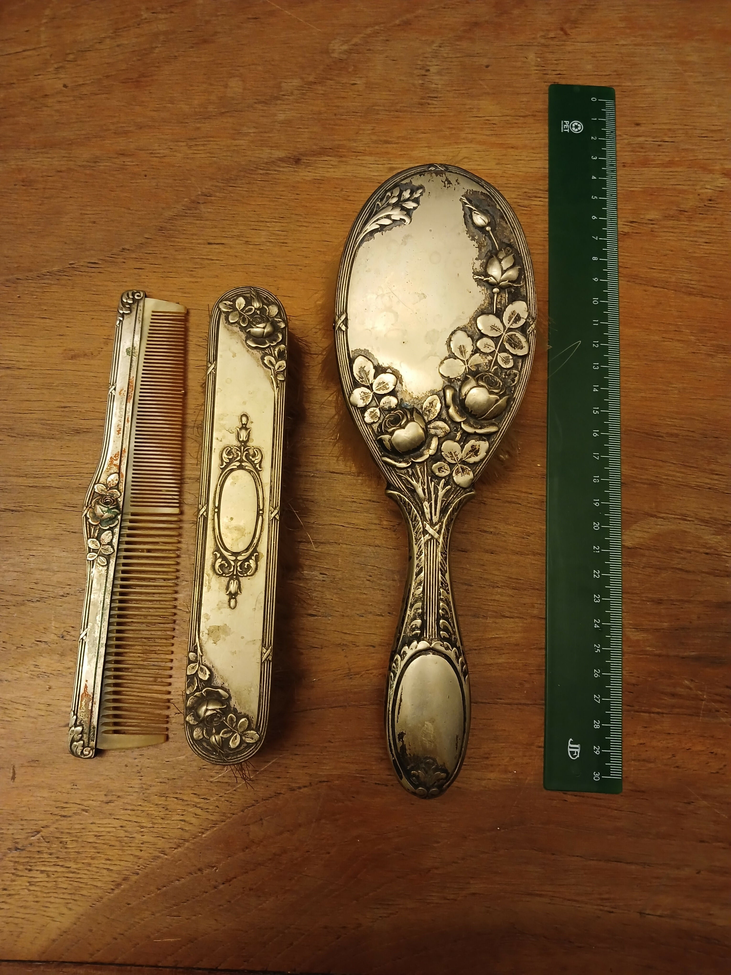 Conjunto de toucador anos 40 - Duas Escovas e Pente