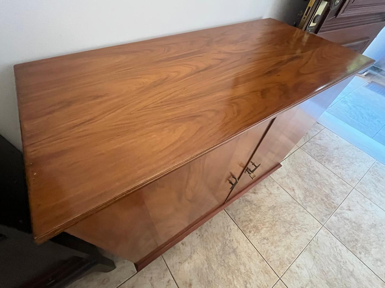 Pequeno Buffet vintage em caviúna anos 50/60 - restaurada 