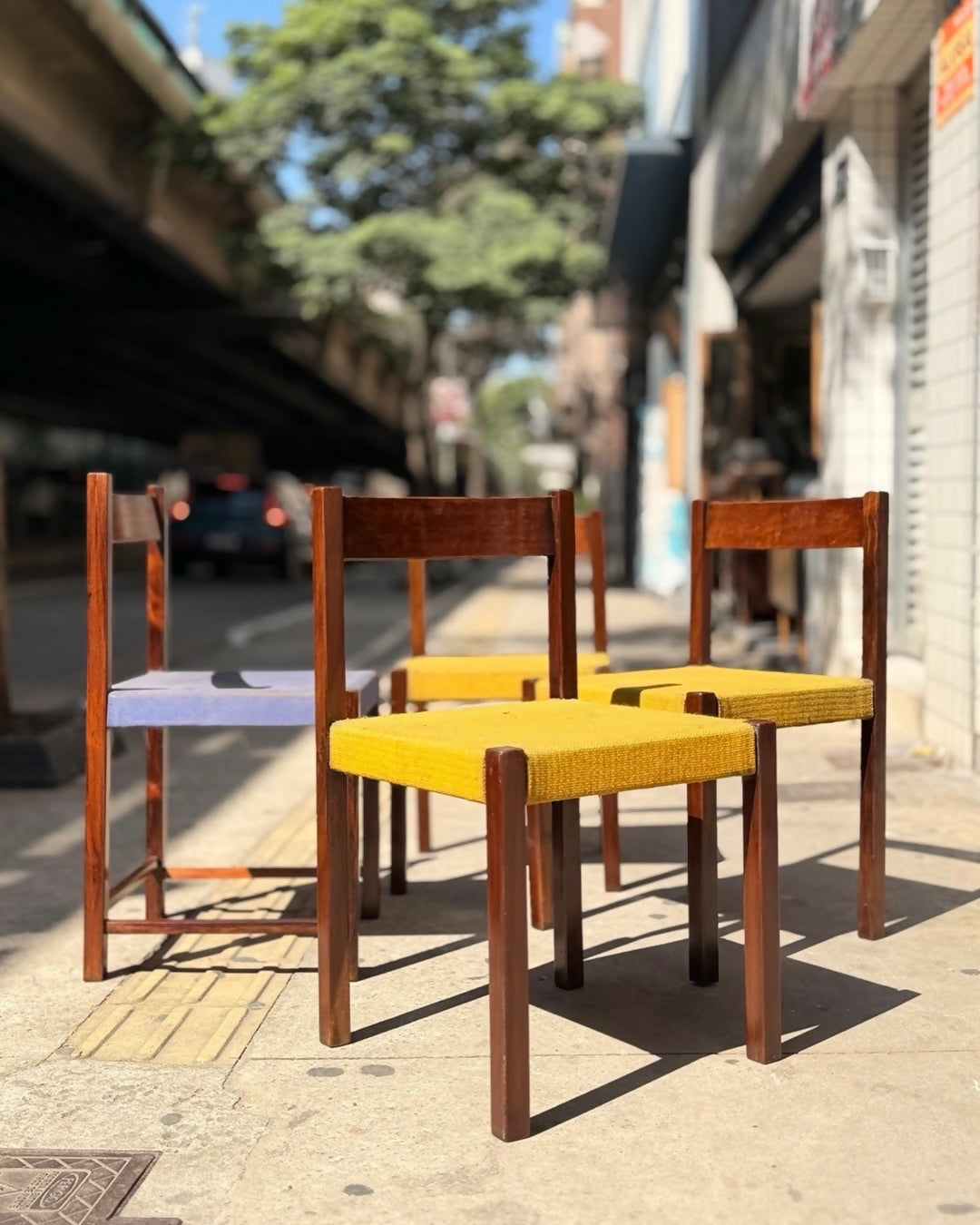 Conjunto de 4 cadeiras modernistas