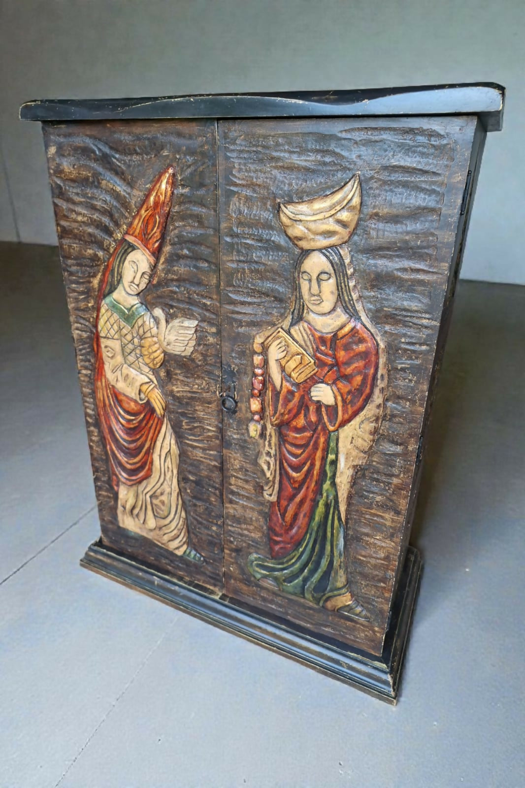 Armário Antigo estilo Sacro