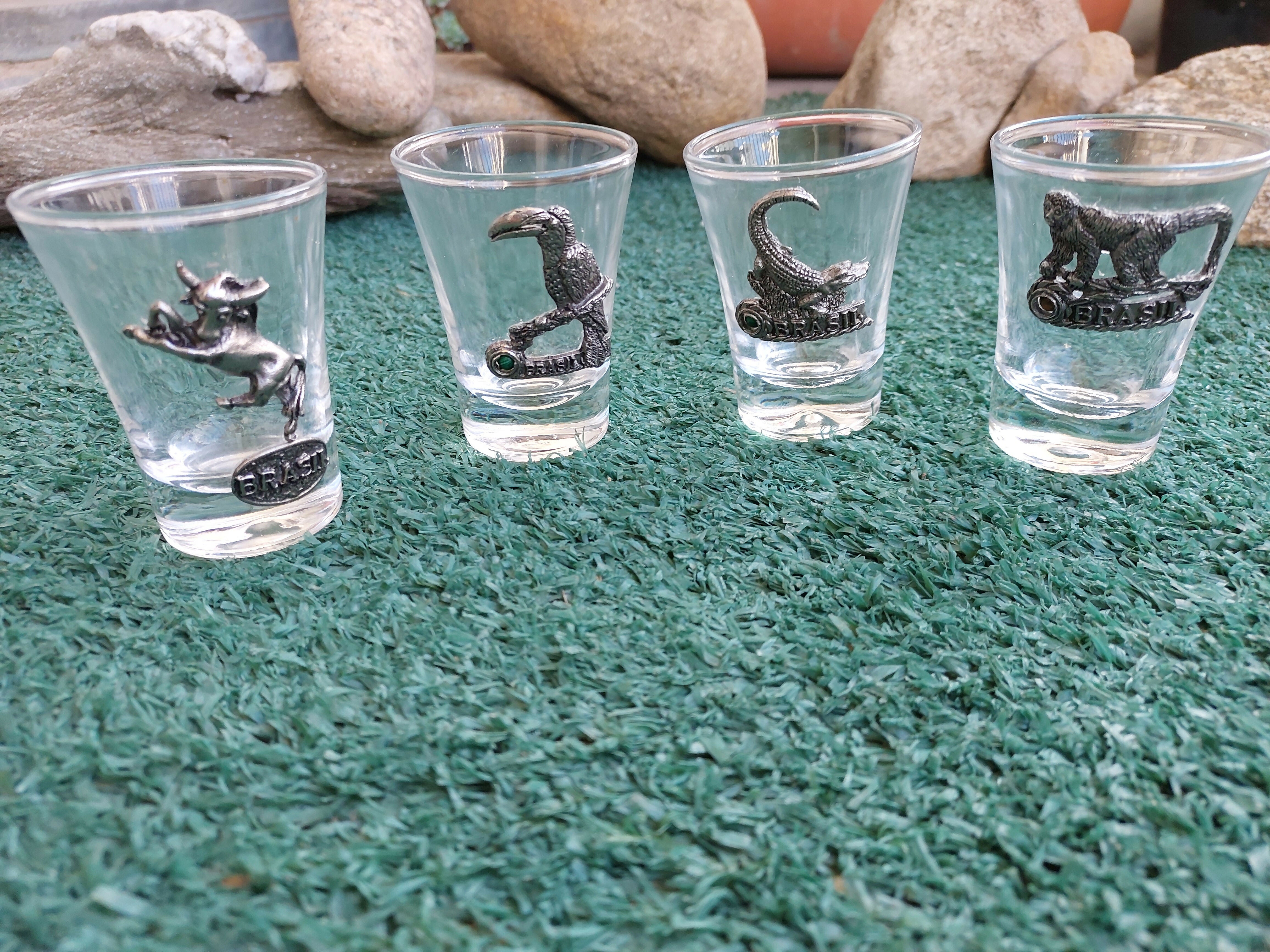 Copos Shot Com Figuras em Estanho