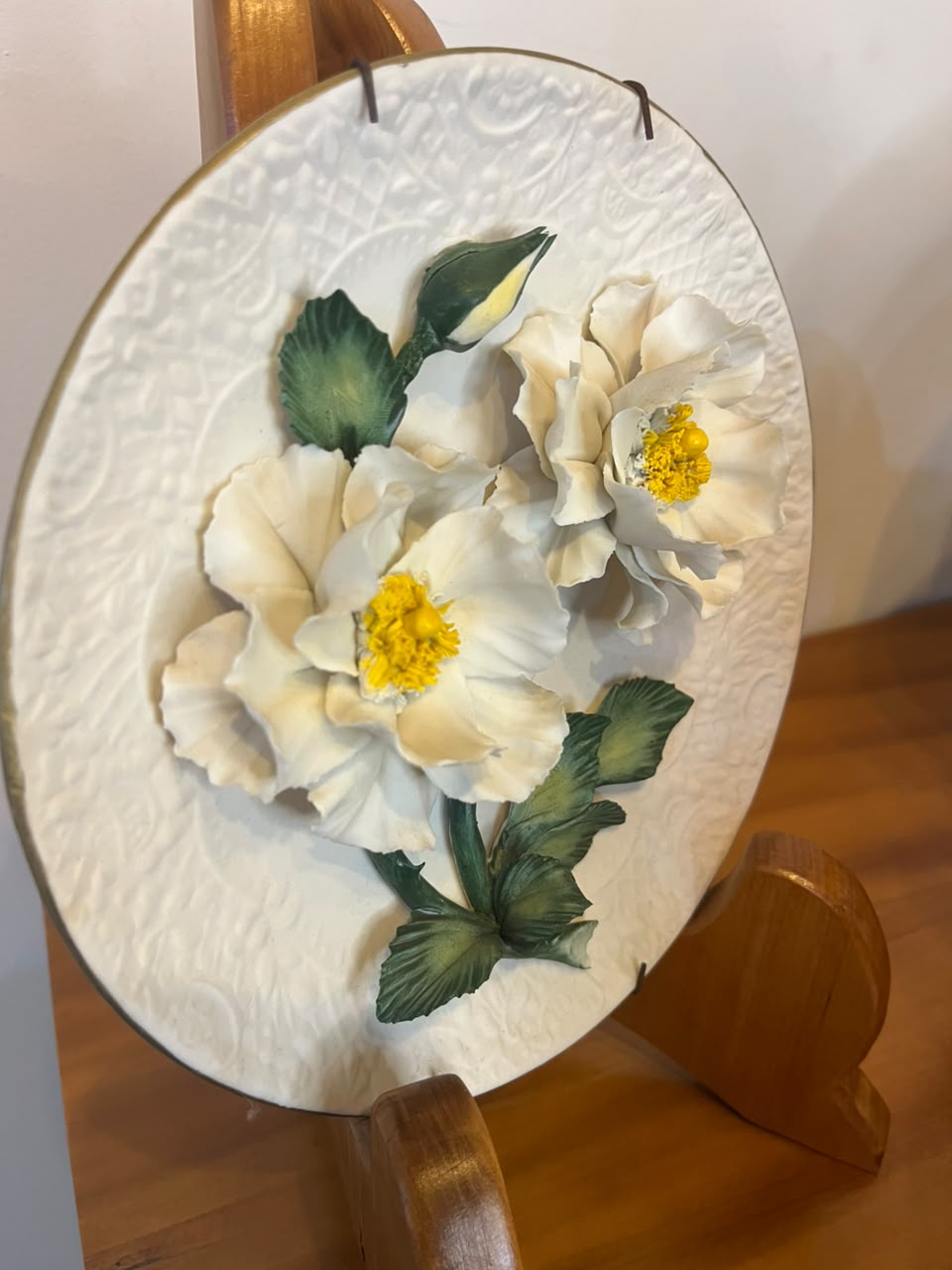 Trio de Pratos Decorativos The Roses of Capodimonte – Franklin Mint