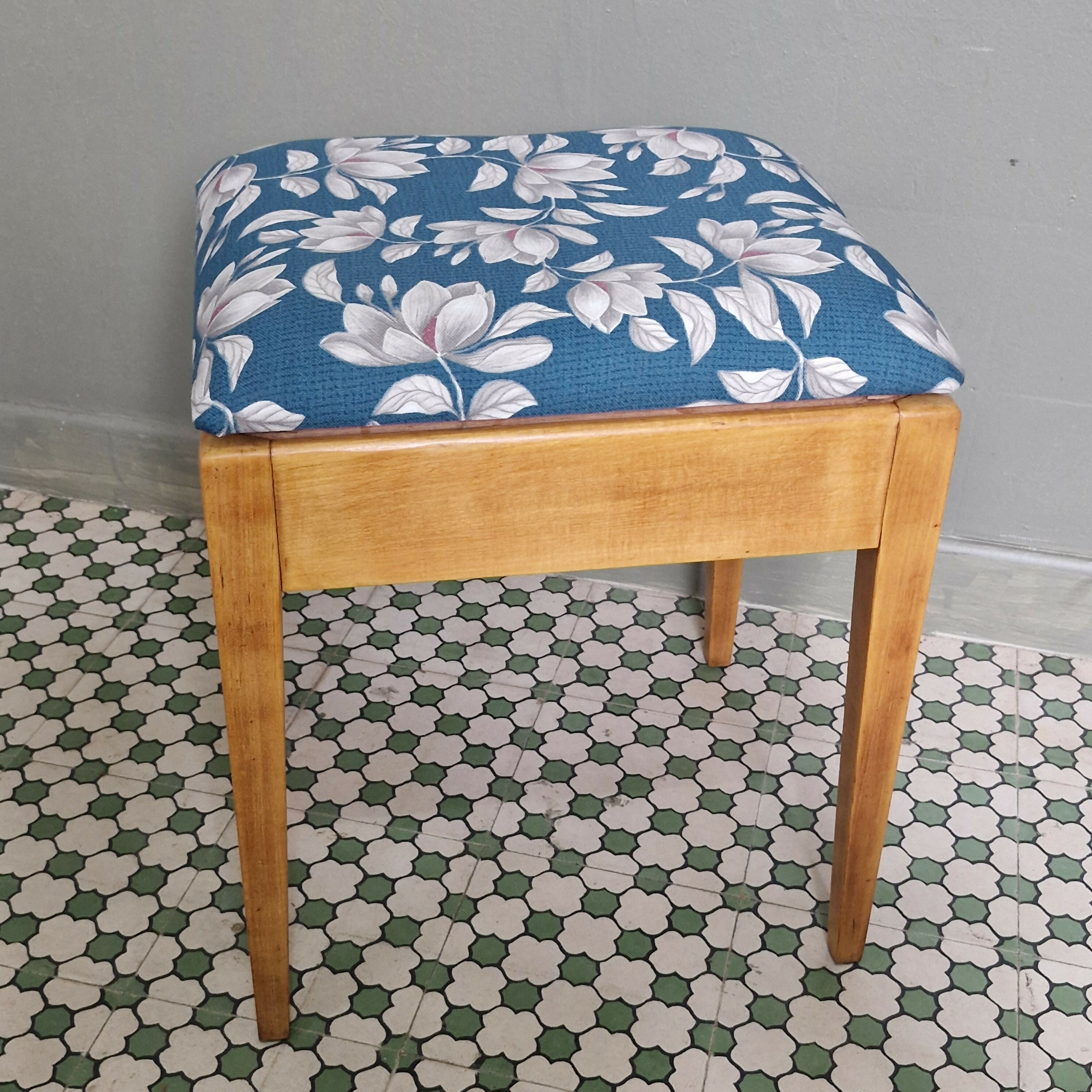 Banqueta de Costureira.