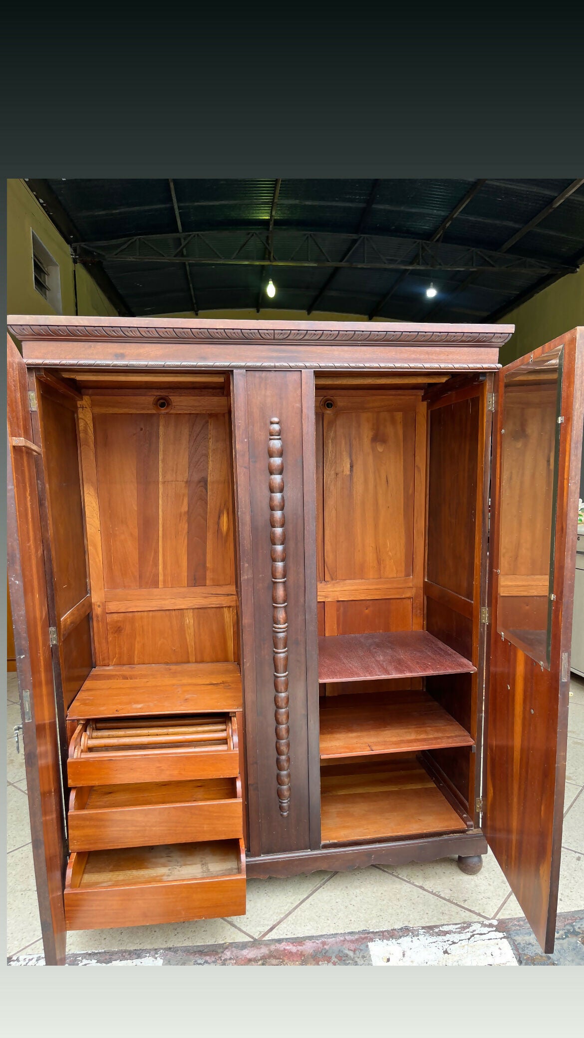 GUARDA ROUPA DE SOLTEIRO ANTIGO SUPER RESISTENTE