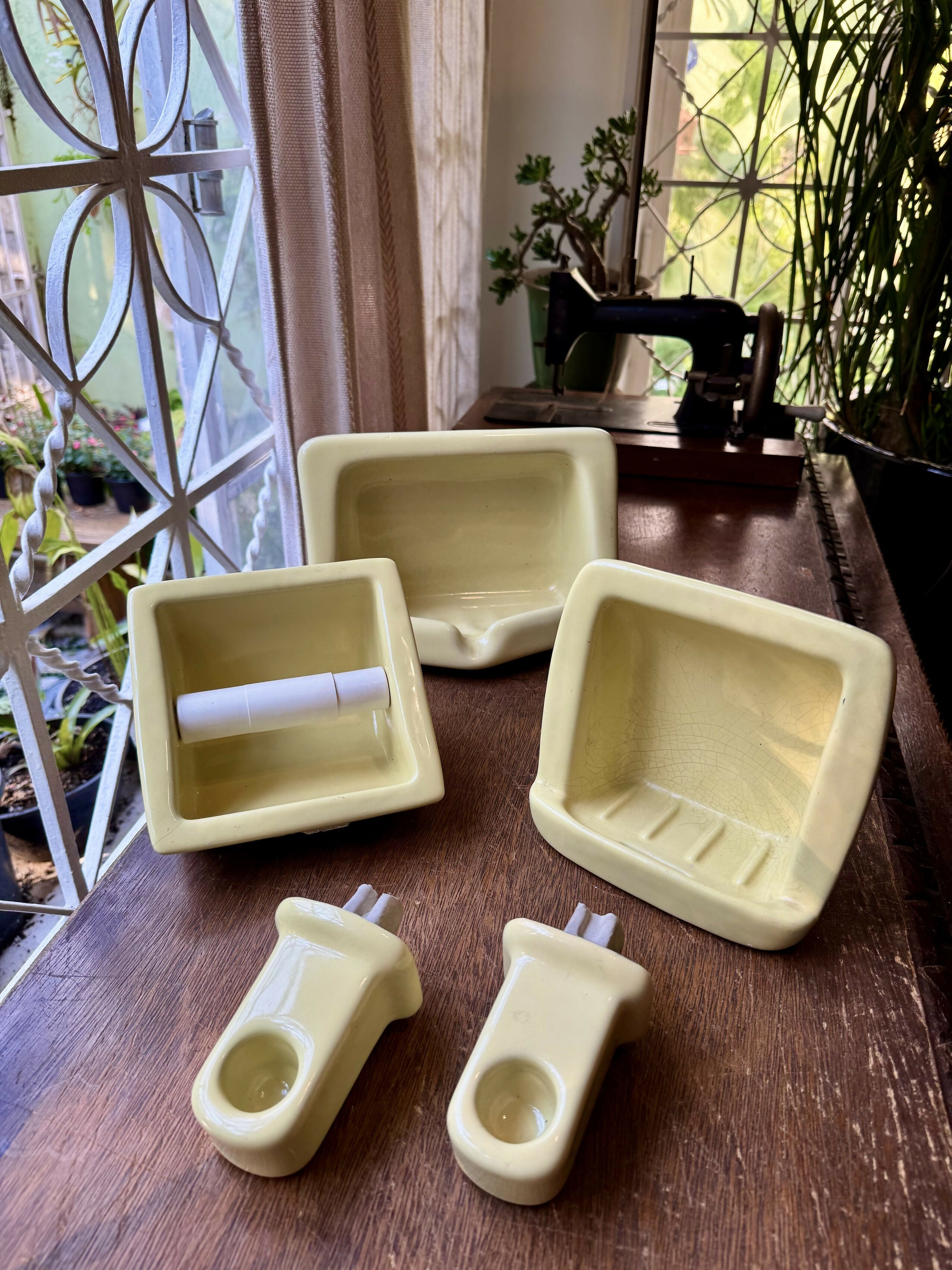 Conjunto Louça CELITE Amarela - 4 itens/5peças