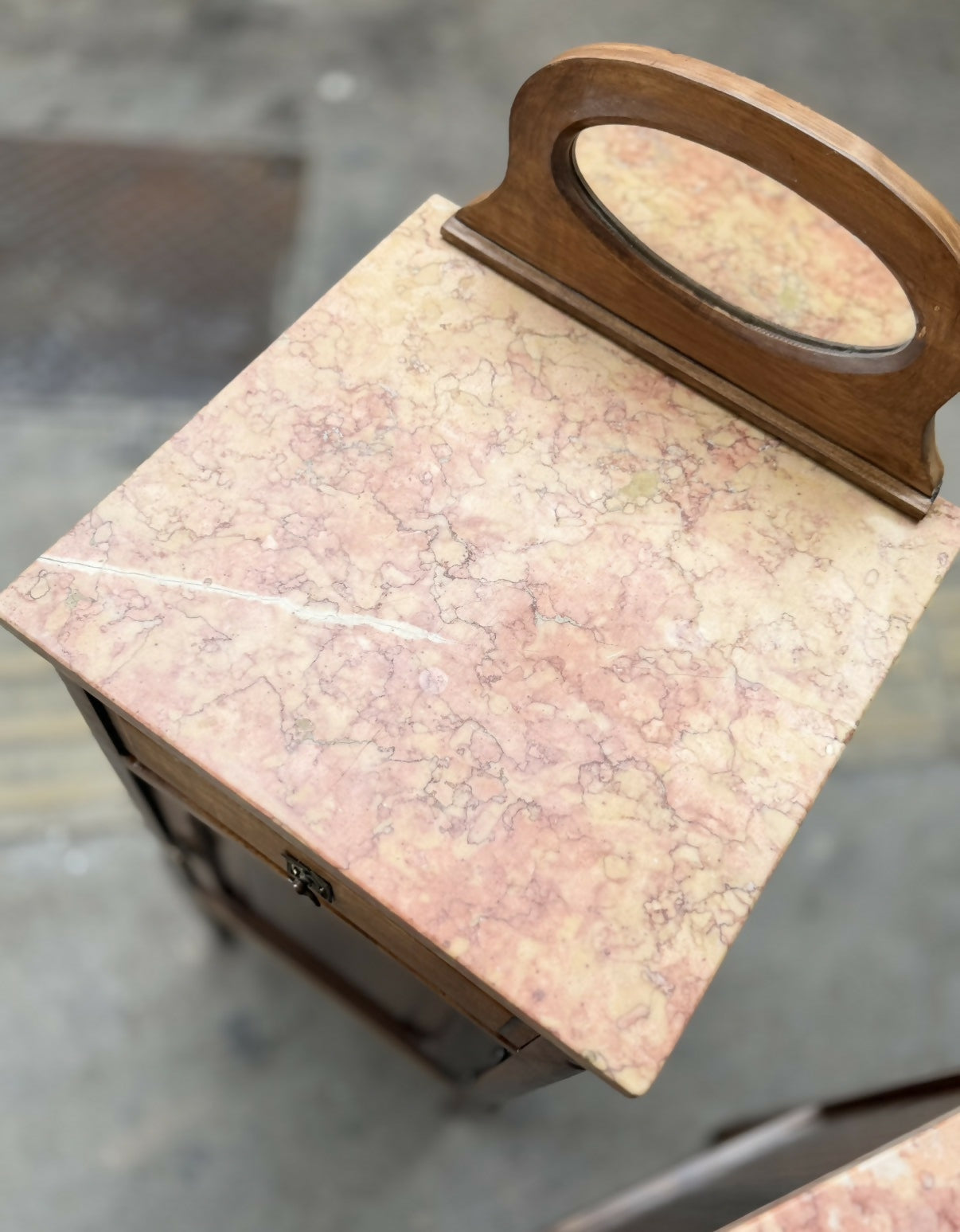 Par de mesinhas de cabeceira