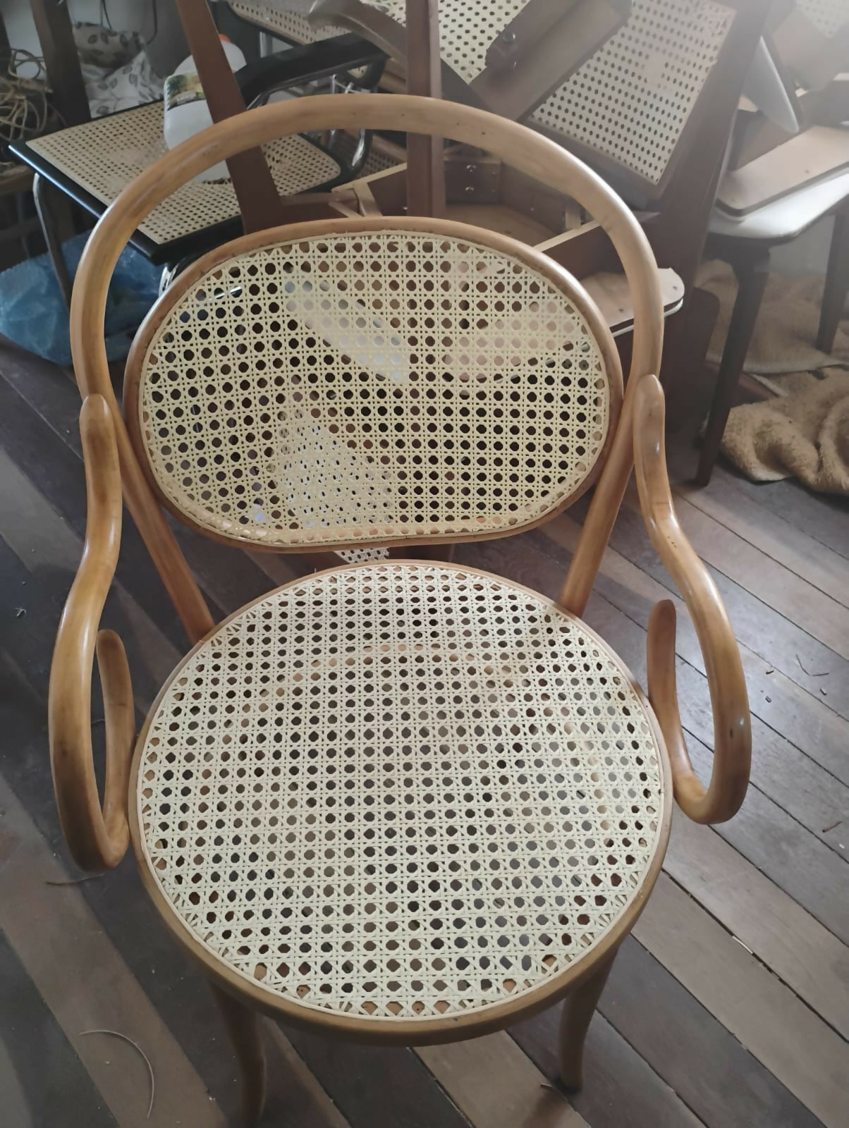 Recém Restaurado! Conjunto Thonet Modelo Panamá: Poltrona com Braços e Namoradeira