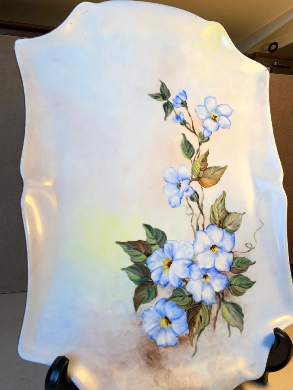 Travessa em porcelana Real com pintura manual em policromia (DMCPS_316)