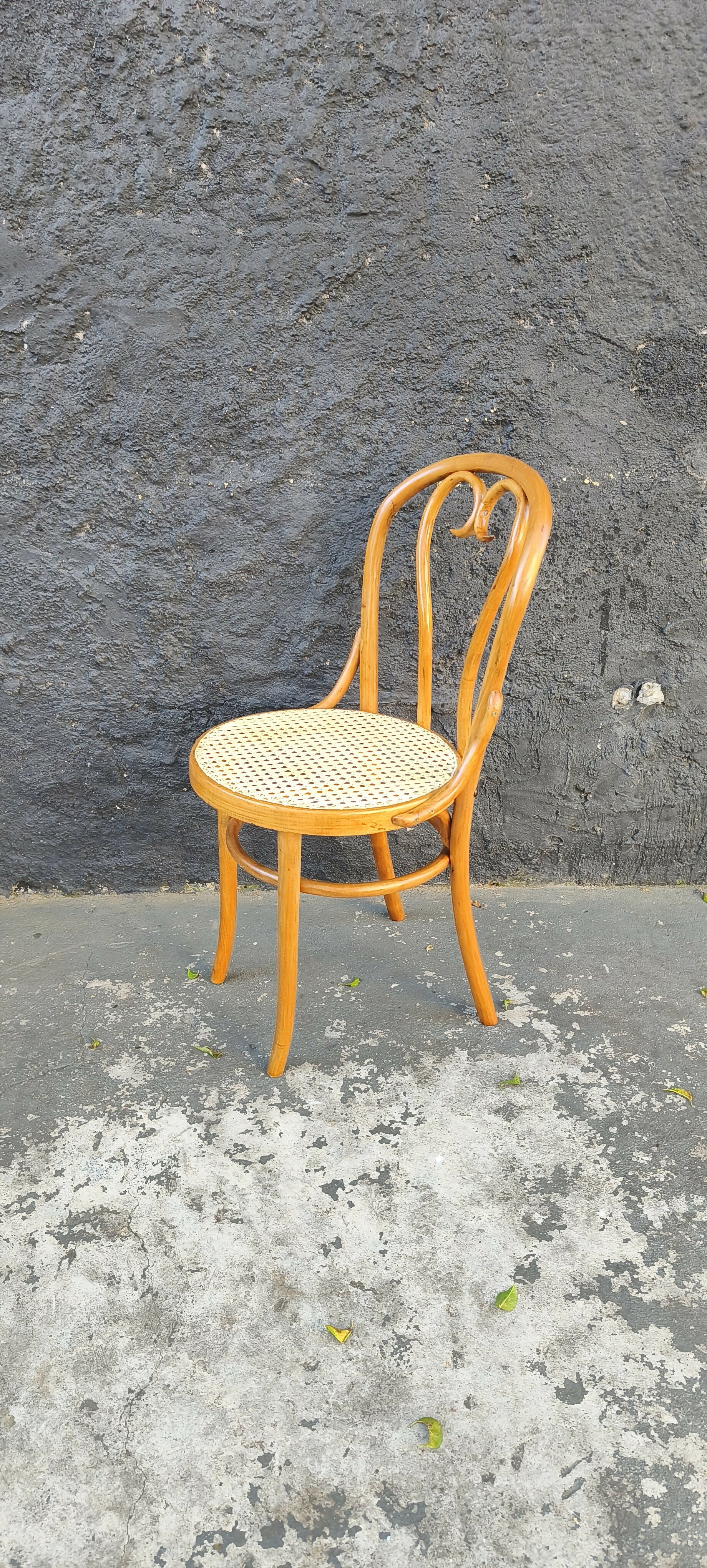 3 Cadeiras Thonart com palhinha (valor unitário)