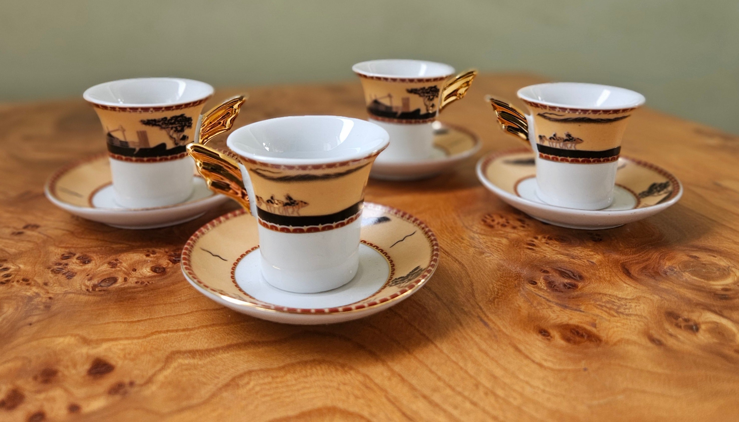 Mini xícaras de Café Demitasse - Alças de Asas Douradas - Conjunto