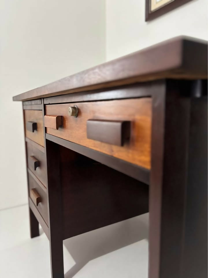 Escrivaninha Imalasa em Imbuia com 4 gavetas