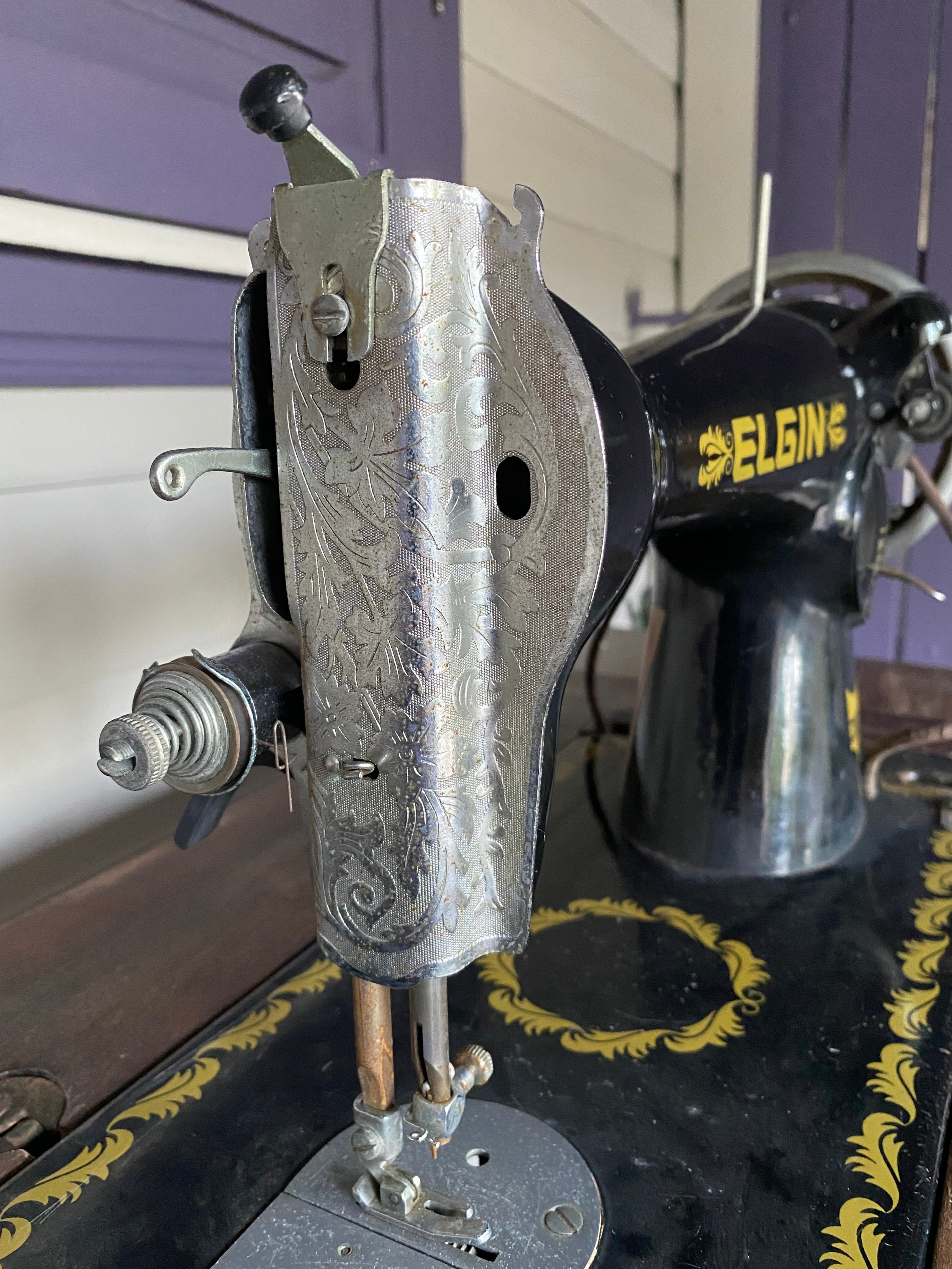 Máquina de costura antiga Elgin