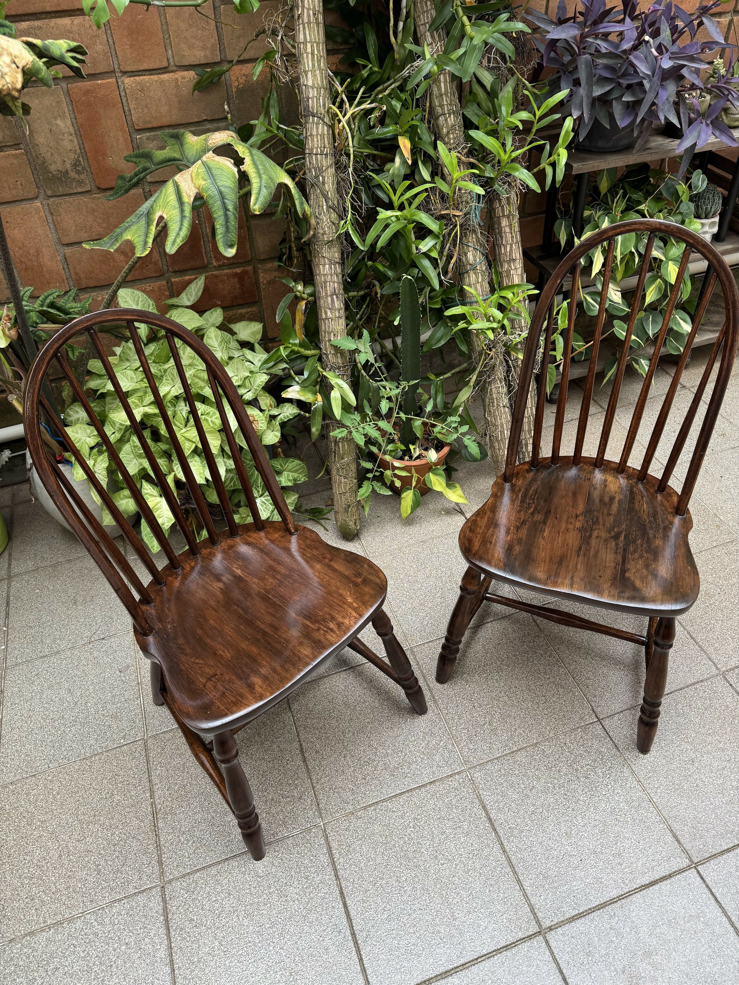 Par de Cadeiras Windsor - Madeira Maciça