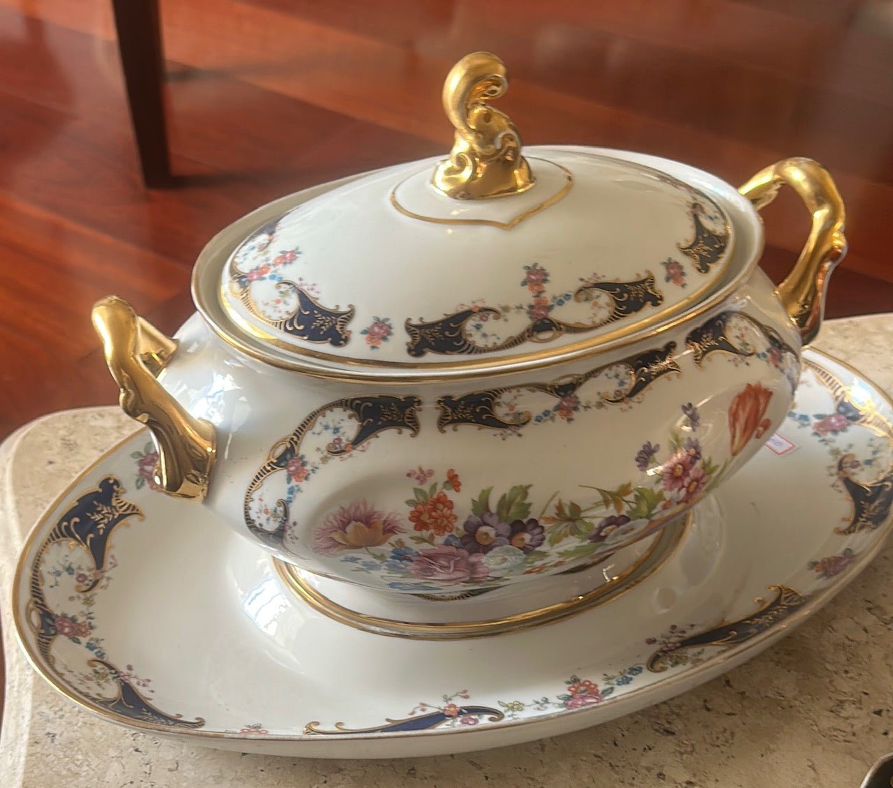 Sopeira porcelana DP portuguesa, década de 60s.
