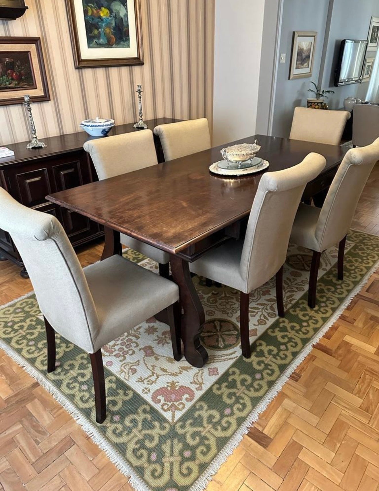 Mesa de jantar Retangular em madeira escura (sem cadeiras) 
