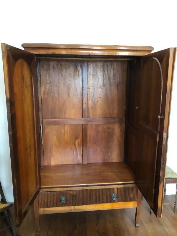 Armário / Guarda roupa em Caviúna com espelho