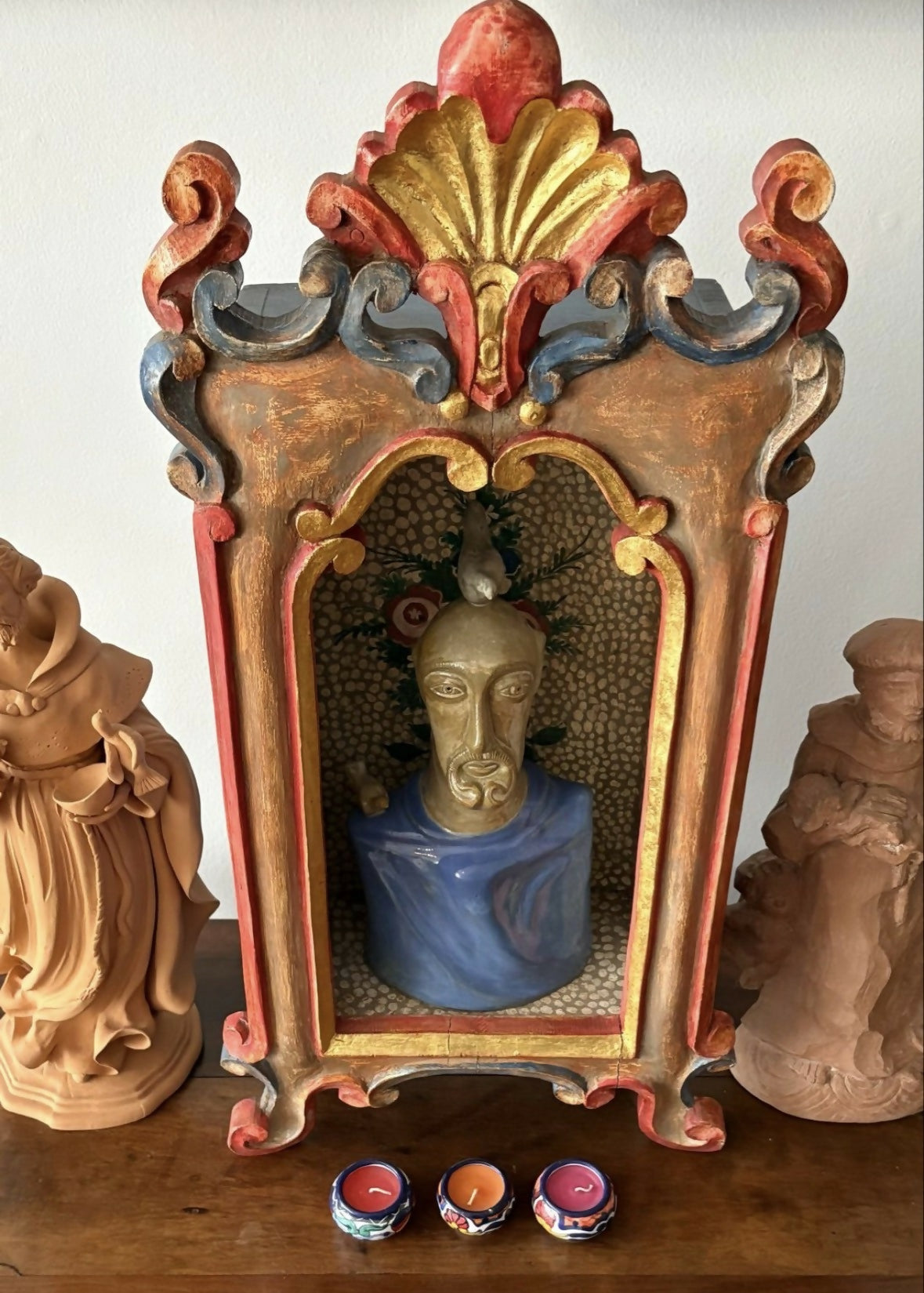 Oratório mineiro estilo barroco entalhado em cedro