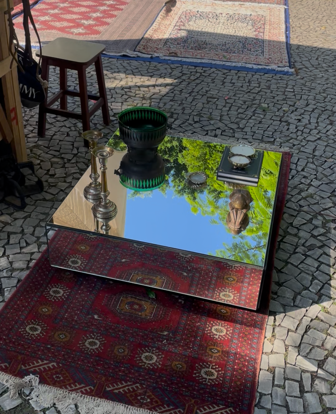 Mesa de centro espelhada