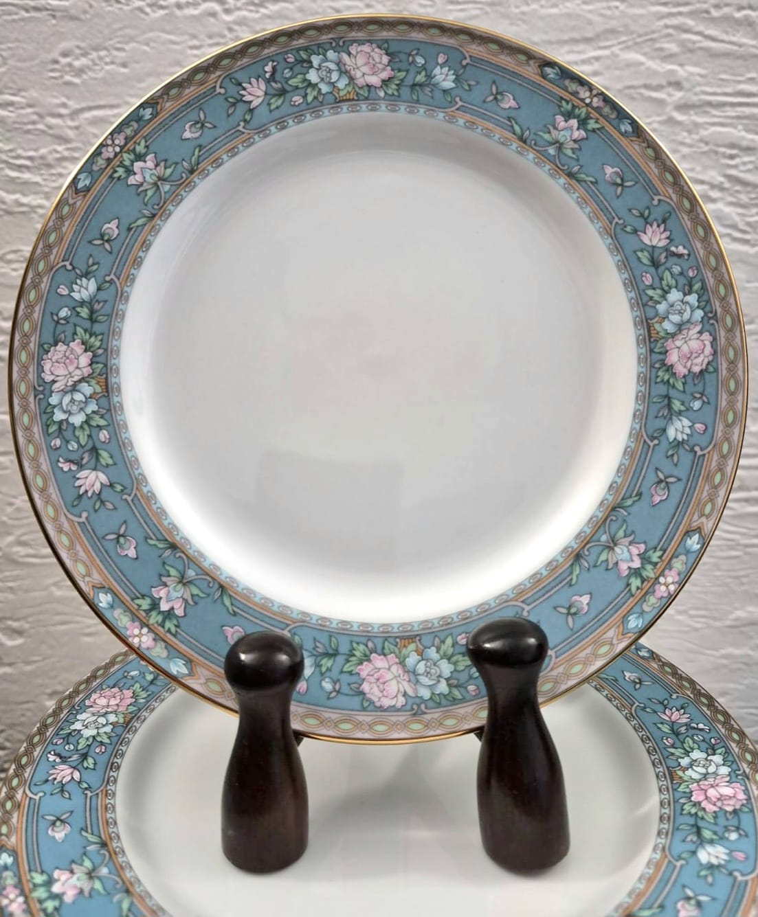 Conjunto de 10 pratos de sobremesa em porcelana vintage, anos 90, linha Voyage, modelo Barroco. Impecáveis!