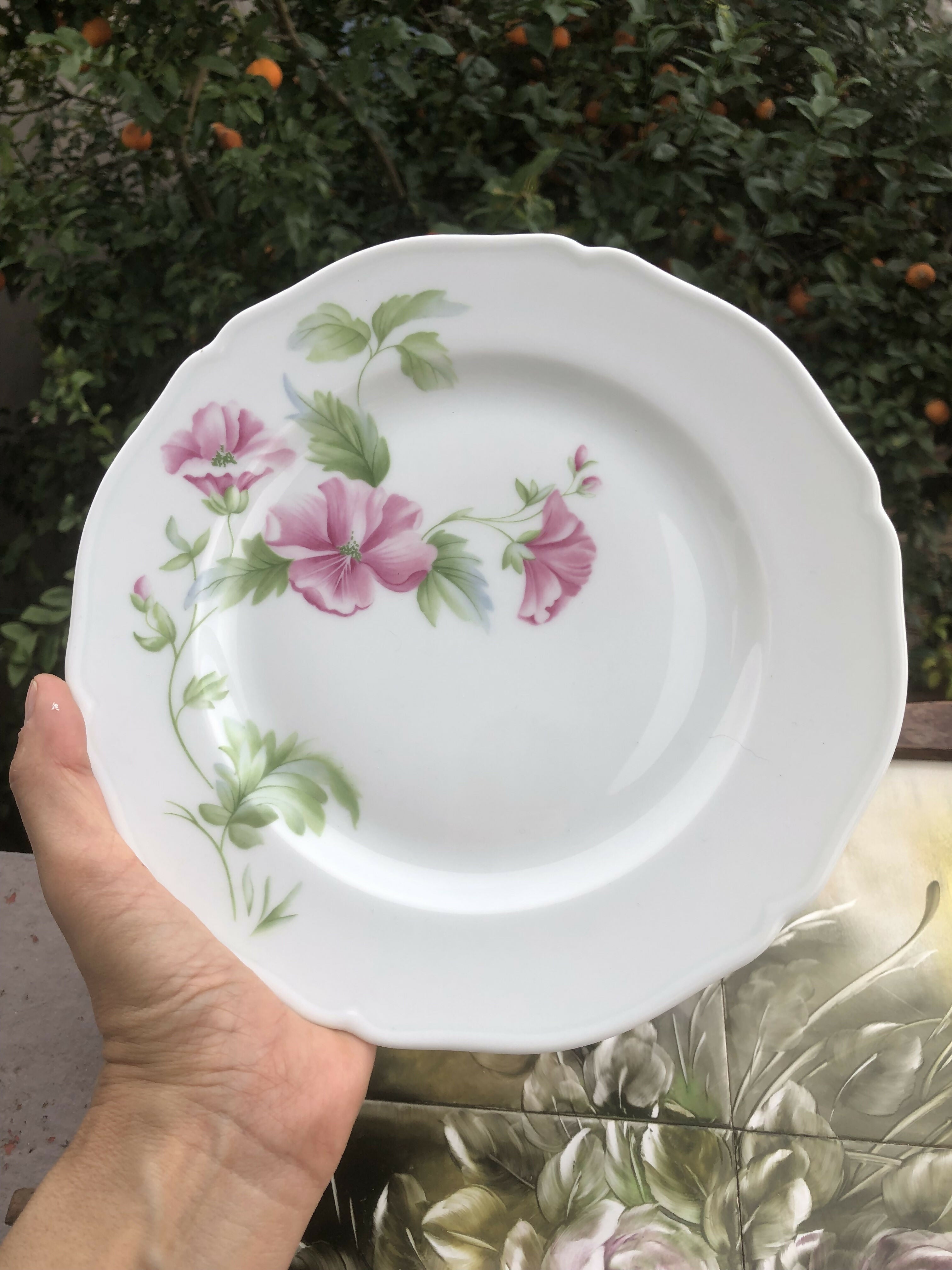 Mesa posta com preciosos pratos franceses - Limoges (valor unitário)