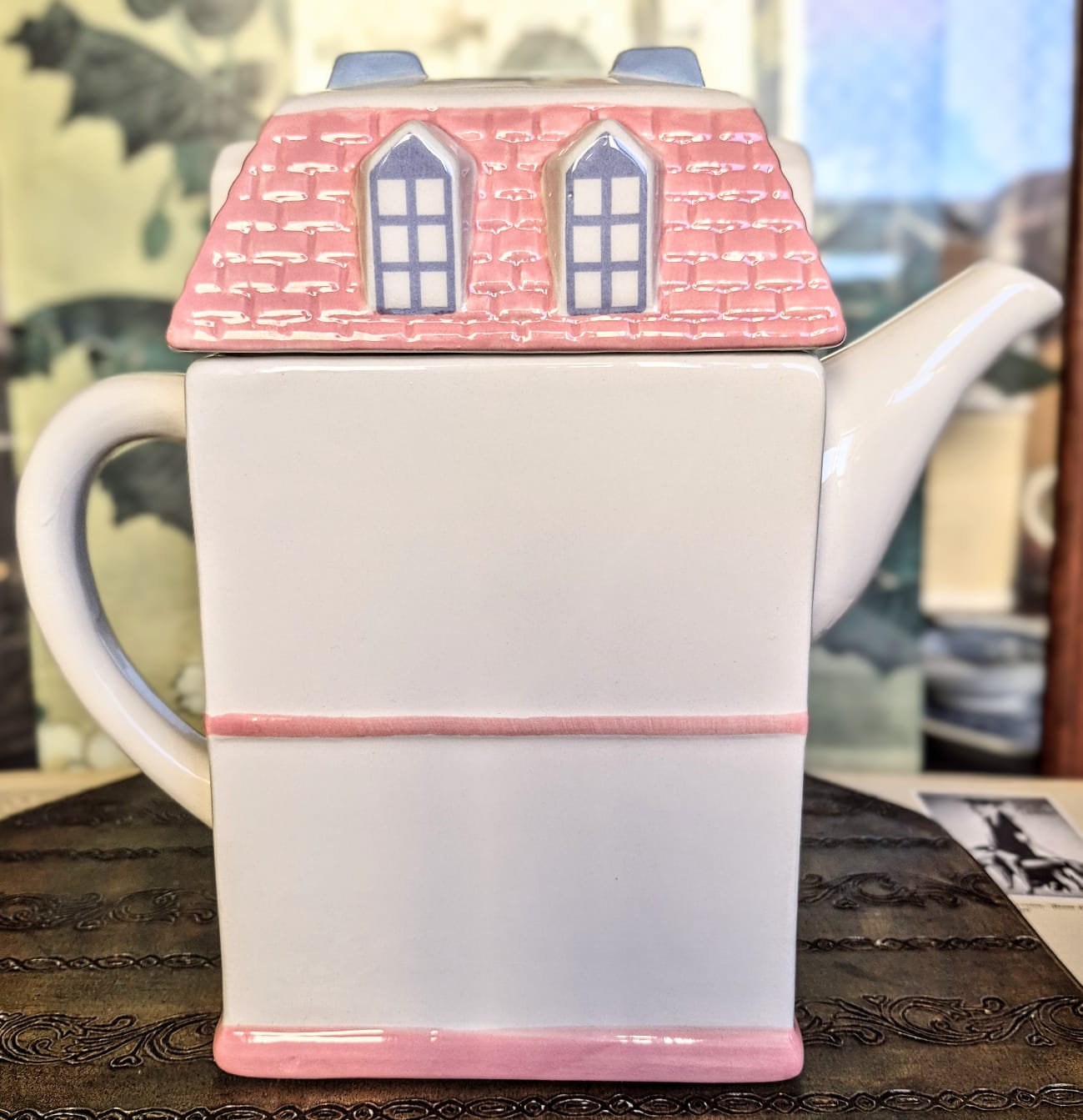 Conjunto para café e/ou chá em porcelana tcheca Thun com overmark da Linea (famosa distribuidora europeia de presentes e decoração)
