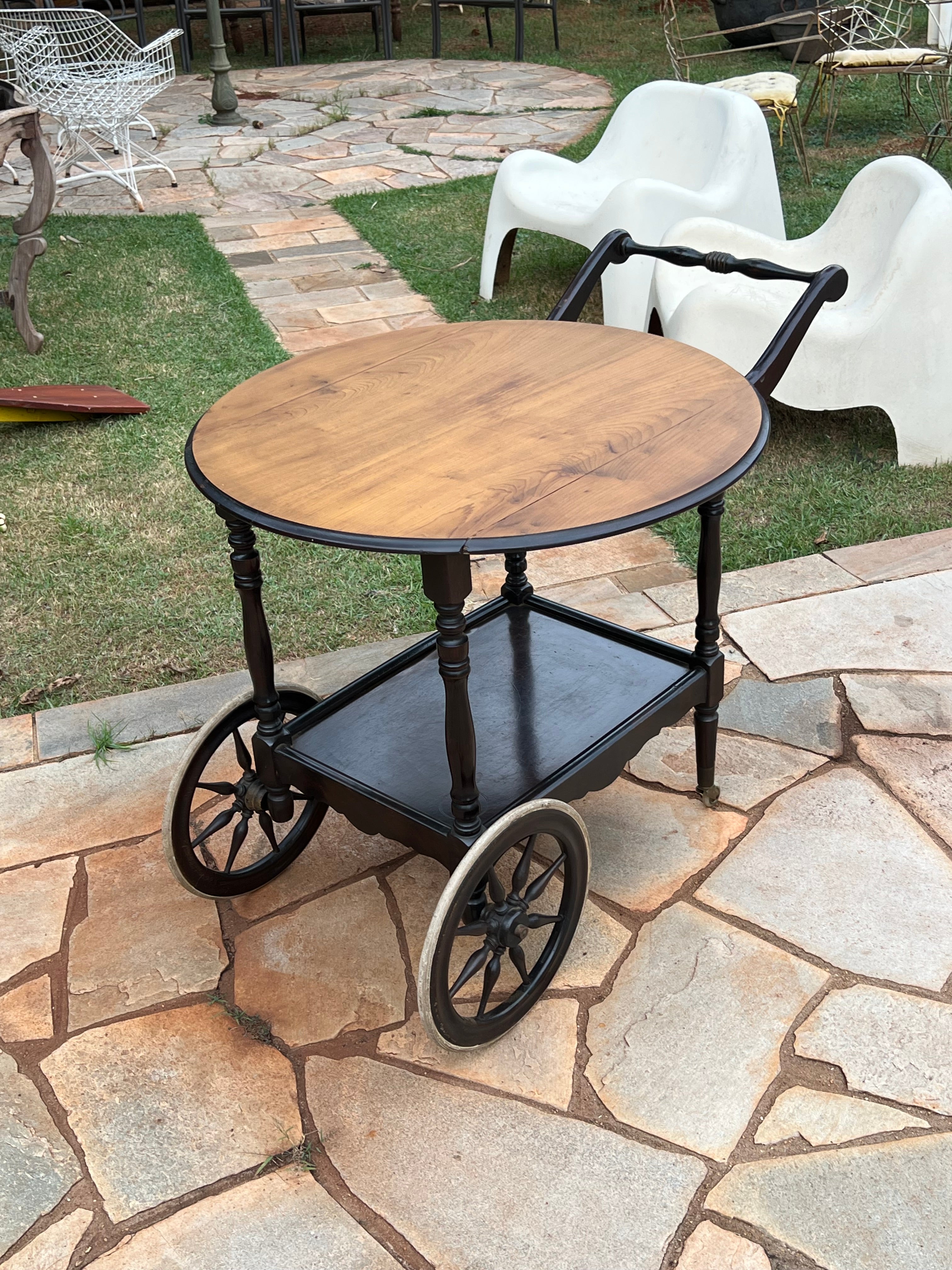 Carrinho de chá/mesa com tampo redondo 