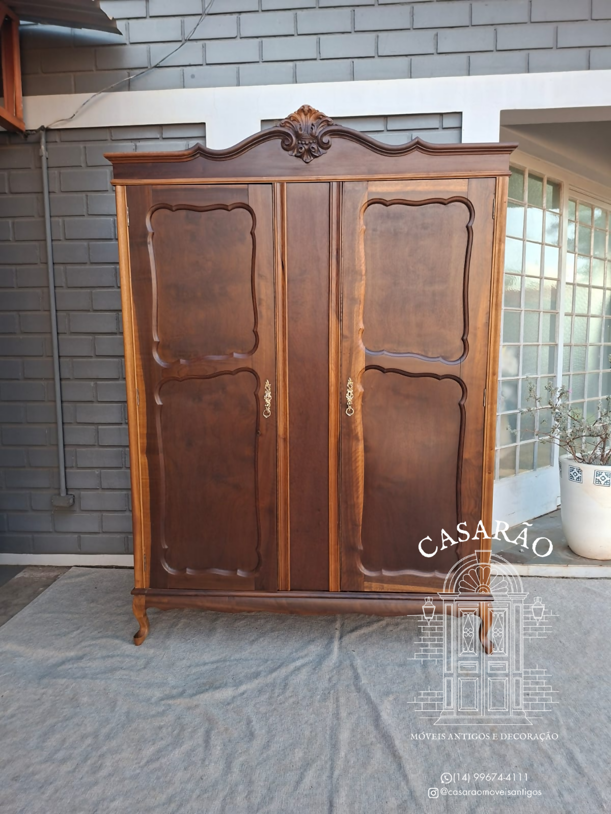 Guarda-Roupa Provençal em Imbuia com duas portas - restaurado