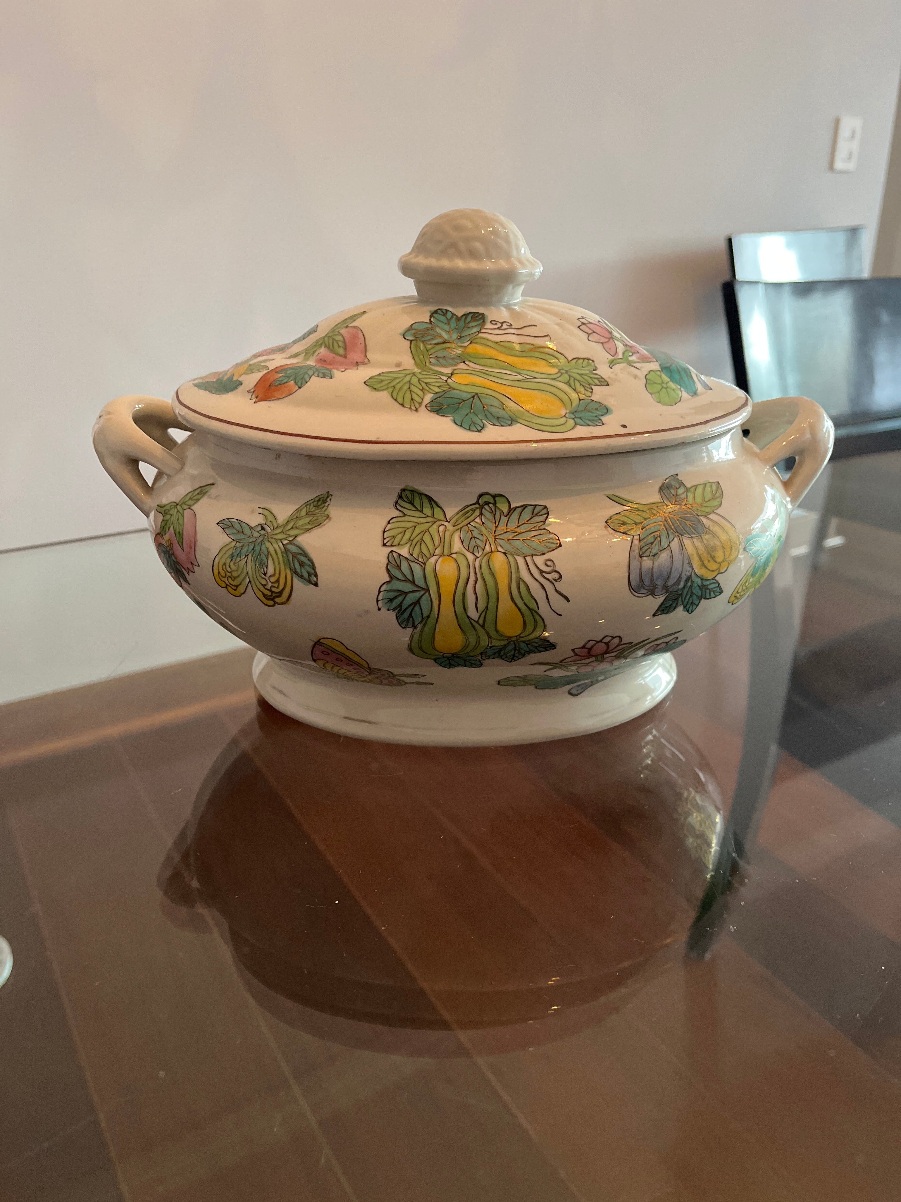 Sopeira chinesa antiga pintada à mão 