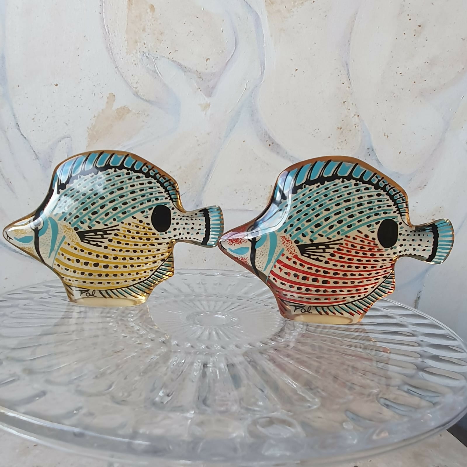 Esculturas cinéticas representando peixes em resina de poliéster Abraham Palatnik. Assinadas.