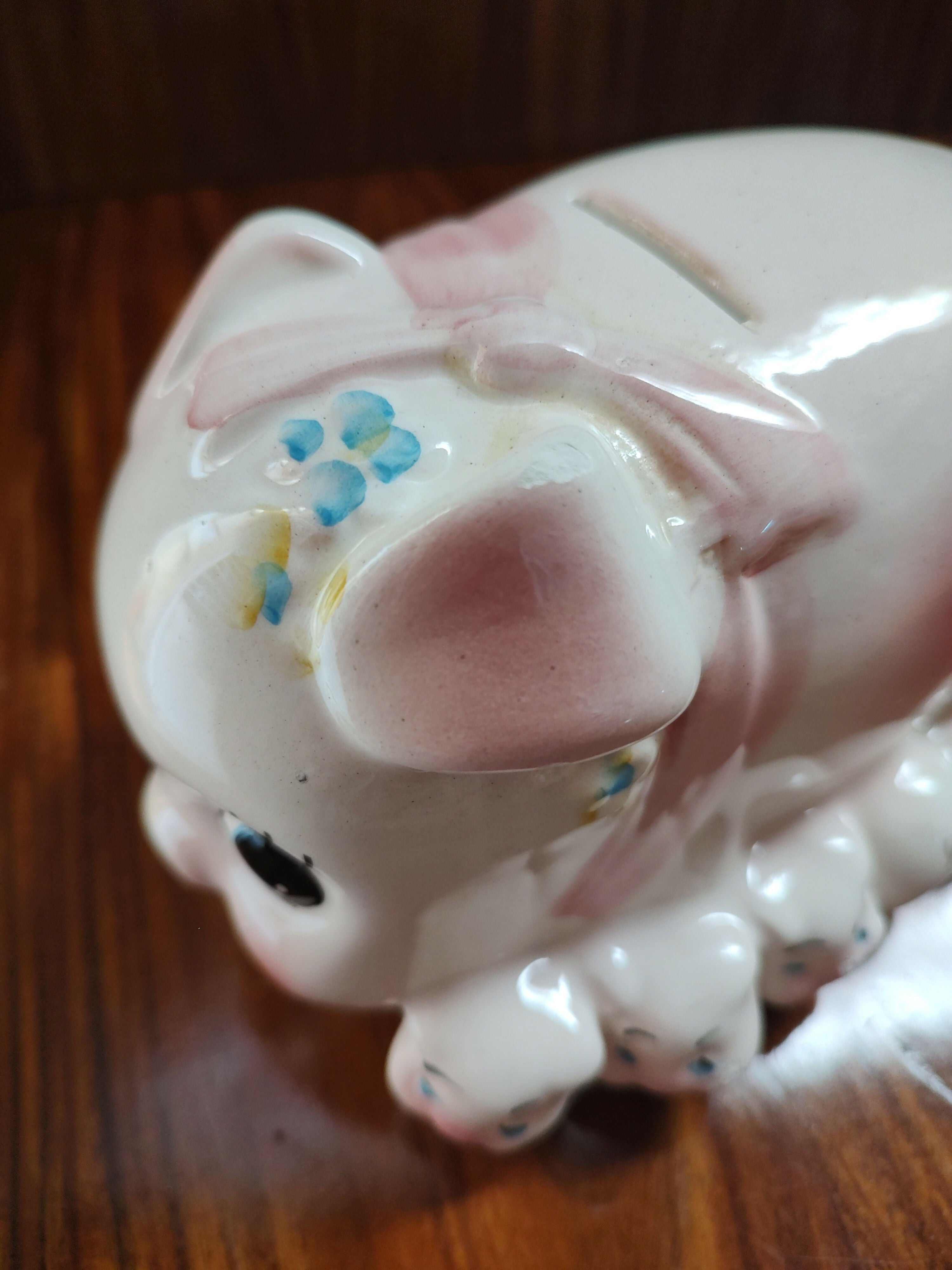 Antigo e Simpático Cofre em Porcelana com Dona Porca e seus porquinhos